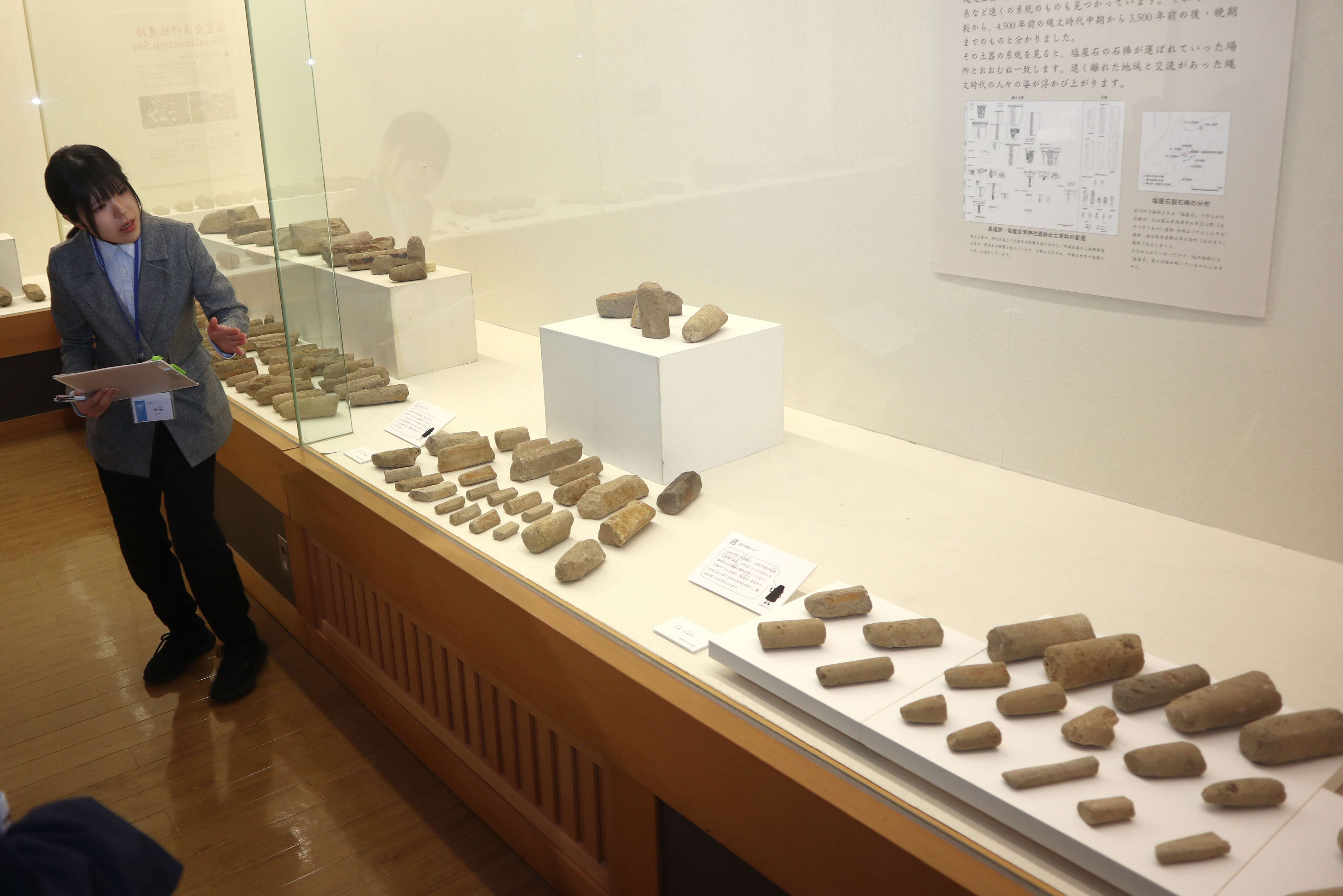 国重文指定の答申受けた「石棒」展とギャラリートークを開催