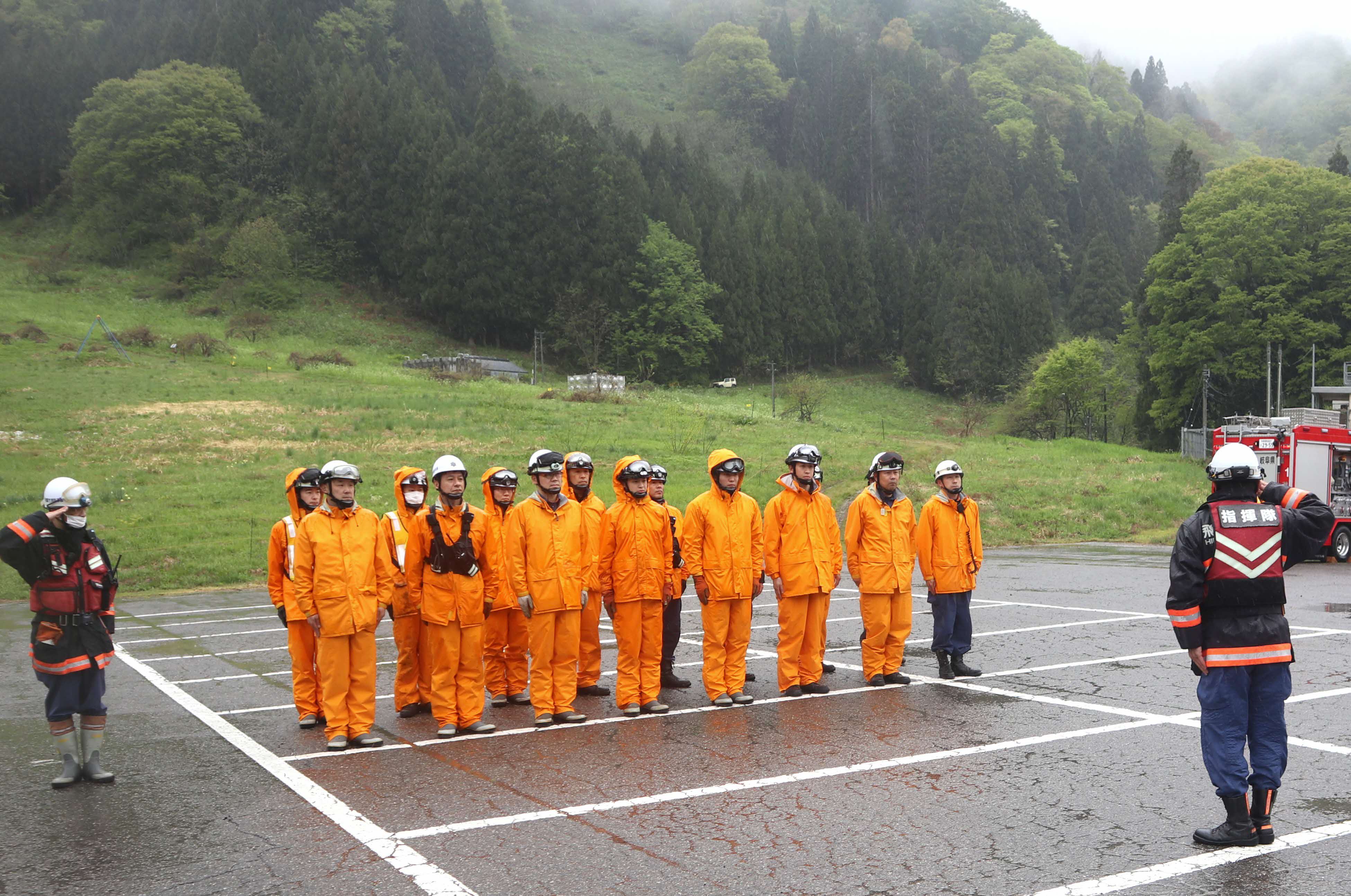 飛騨市消防署が宮川町で山火事訓練を実施しました