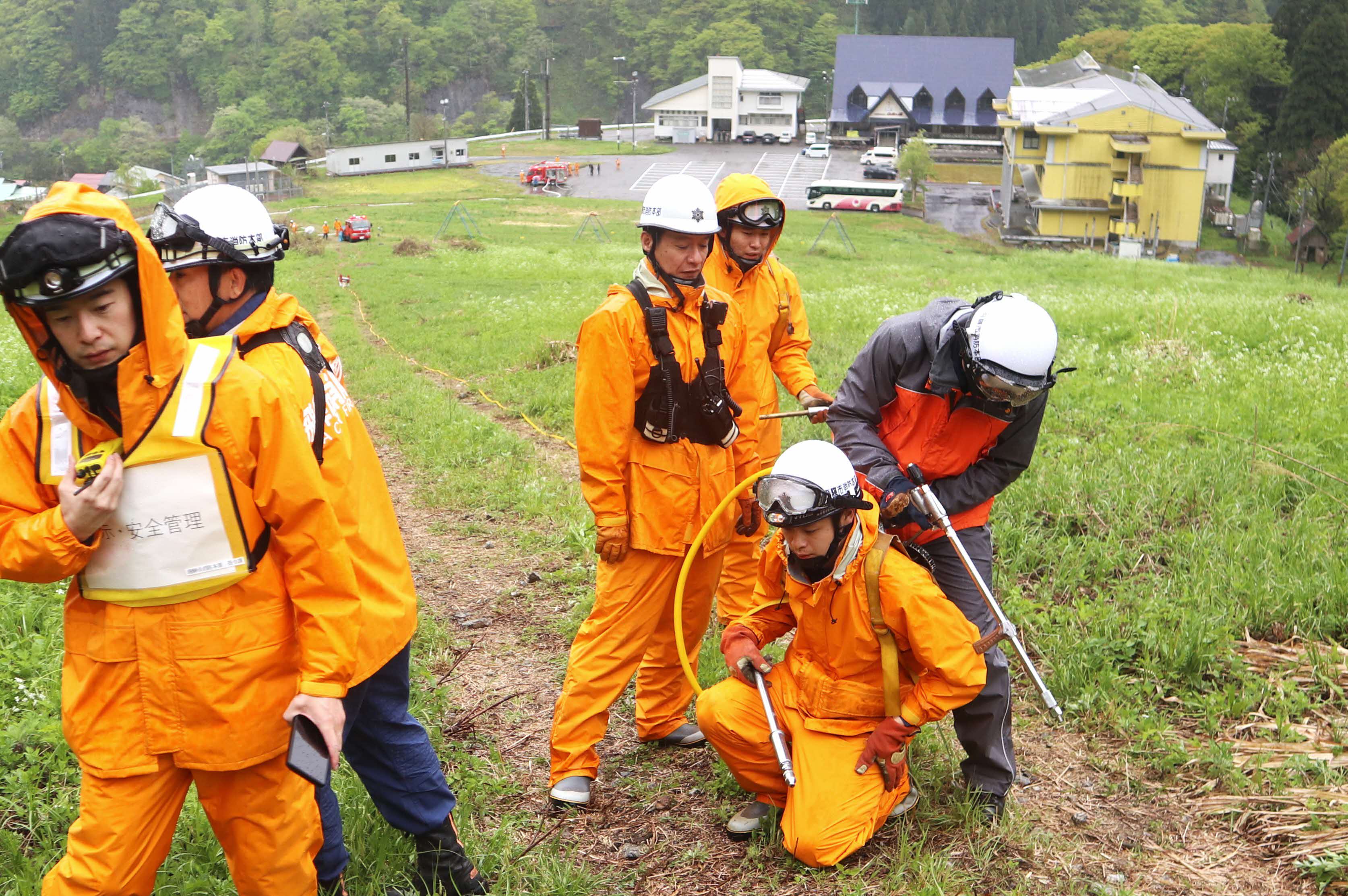 飛騨市消防署が宮川町で山火事訓練を実施しました
