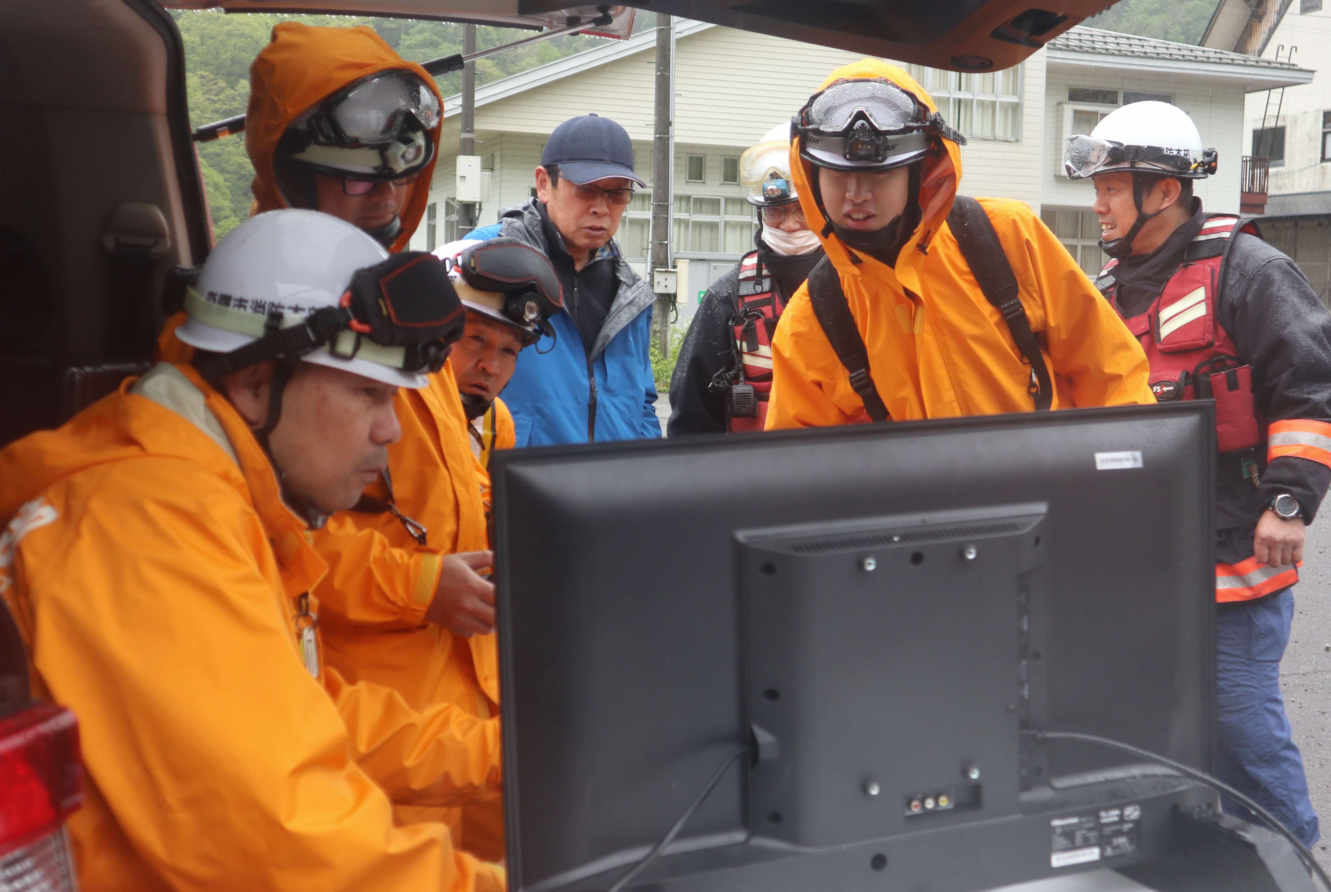 飛騨市消防署が宮川町で山火事訓練を実施しました