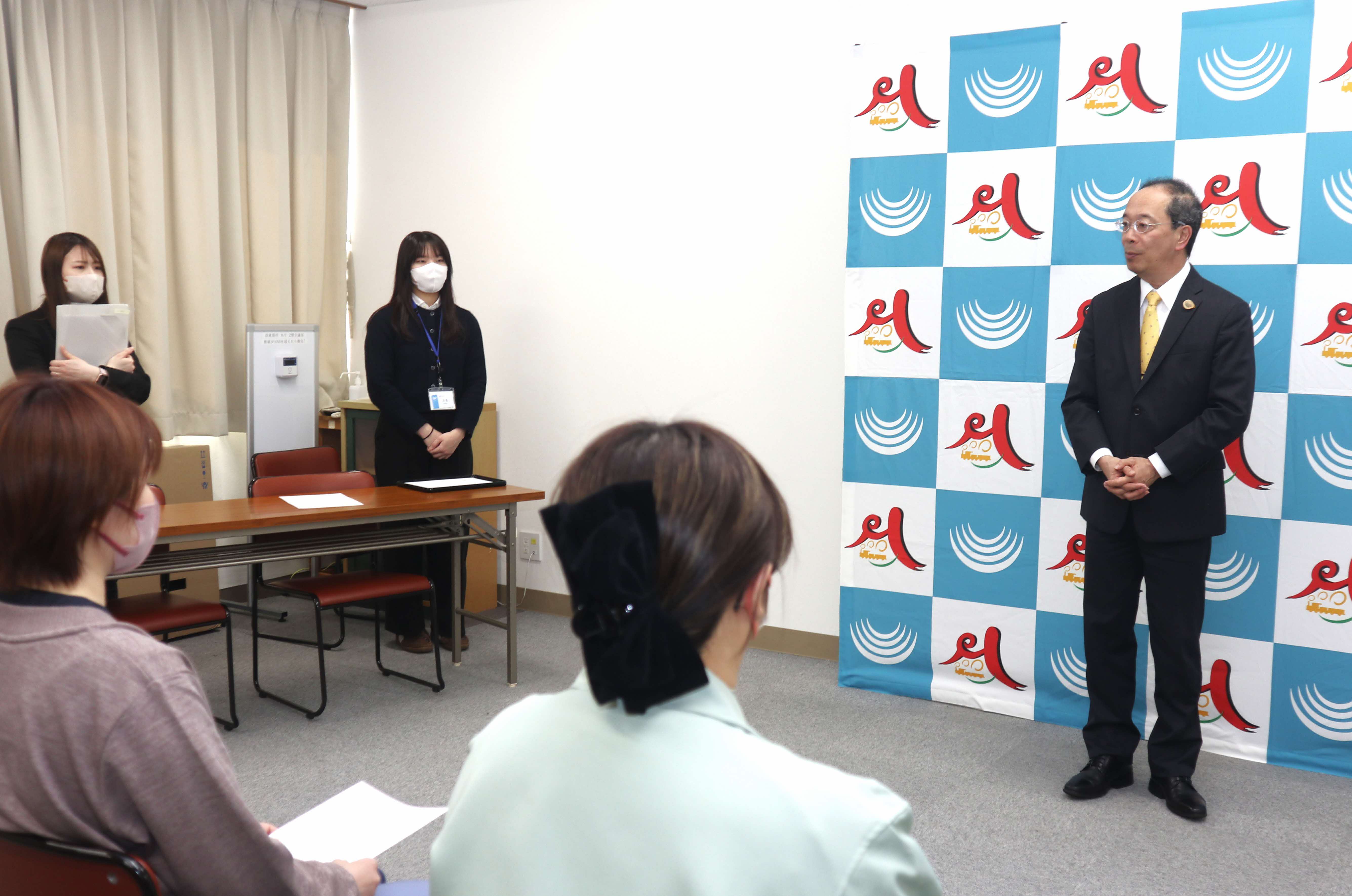 「庁内横断型プロジェクト」委嘱状交付式が開かれました
