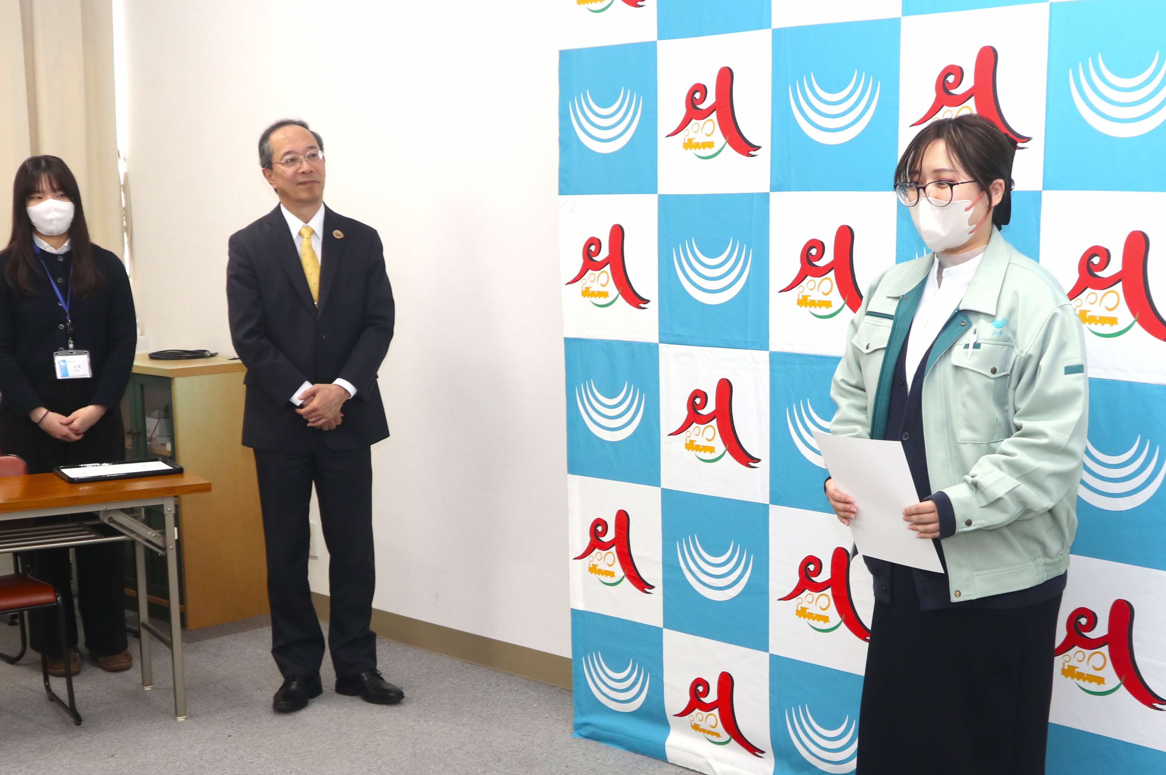 「庁内横断型プロジェクト」委嘱状交付式が開かれました