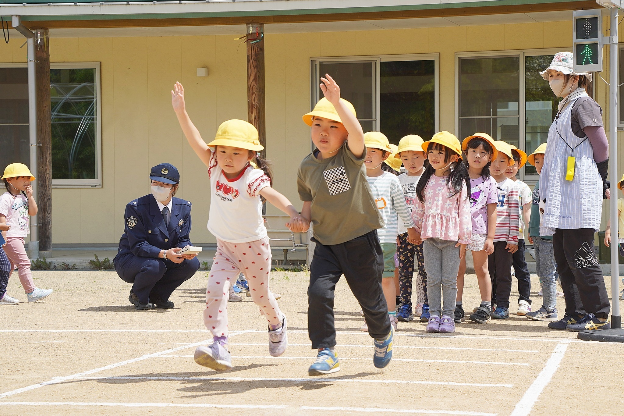 さくら保育園で交通安全教室が開かれました