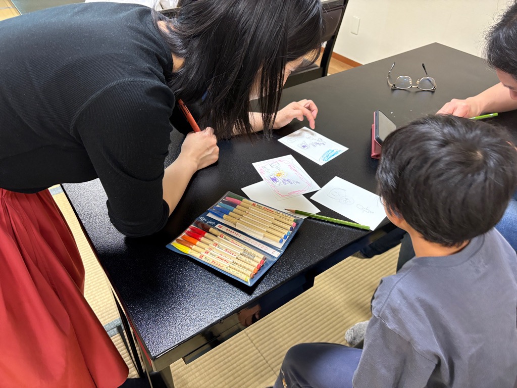 プロに学びながら世界に一つだけのしおり作りをを開催!