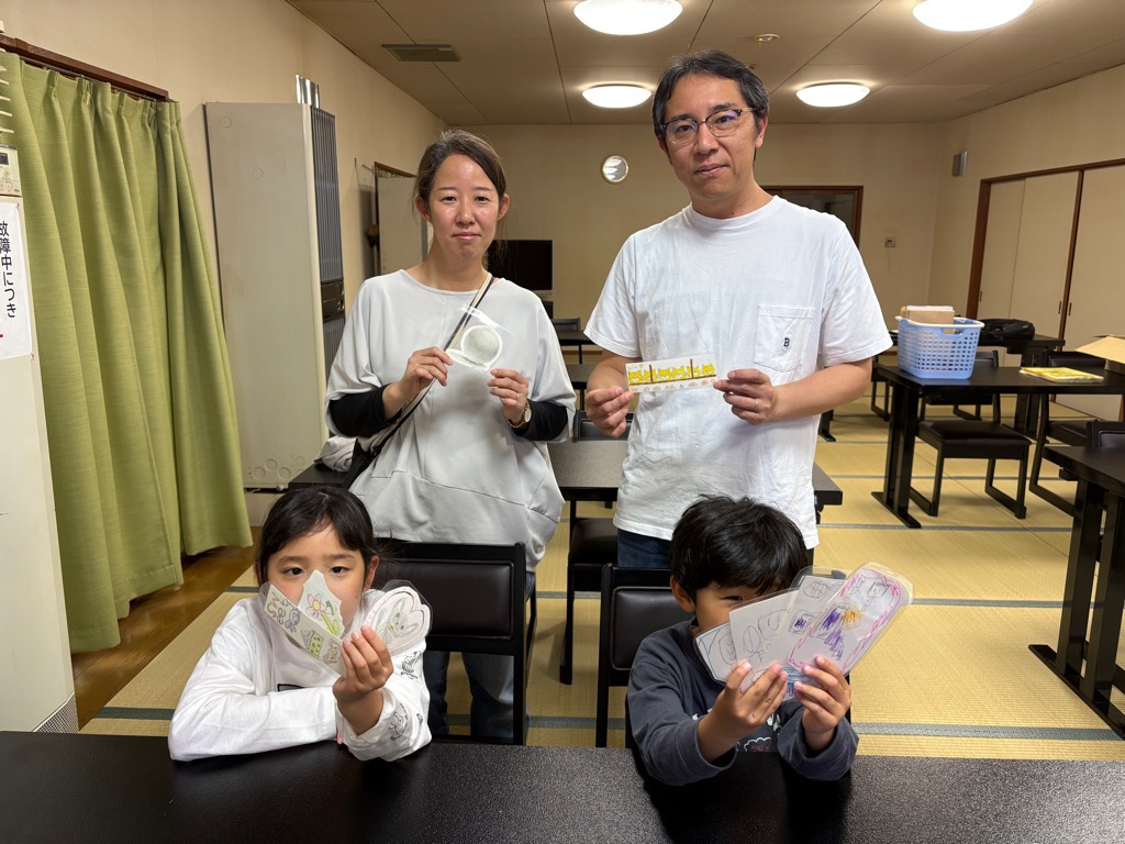 プロに学びながら世界に一つだけのしおり作りをを開催!
