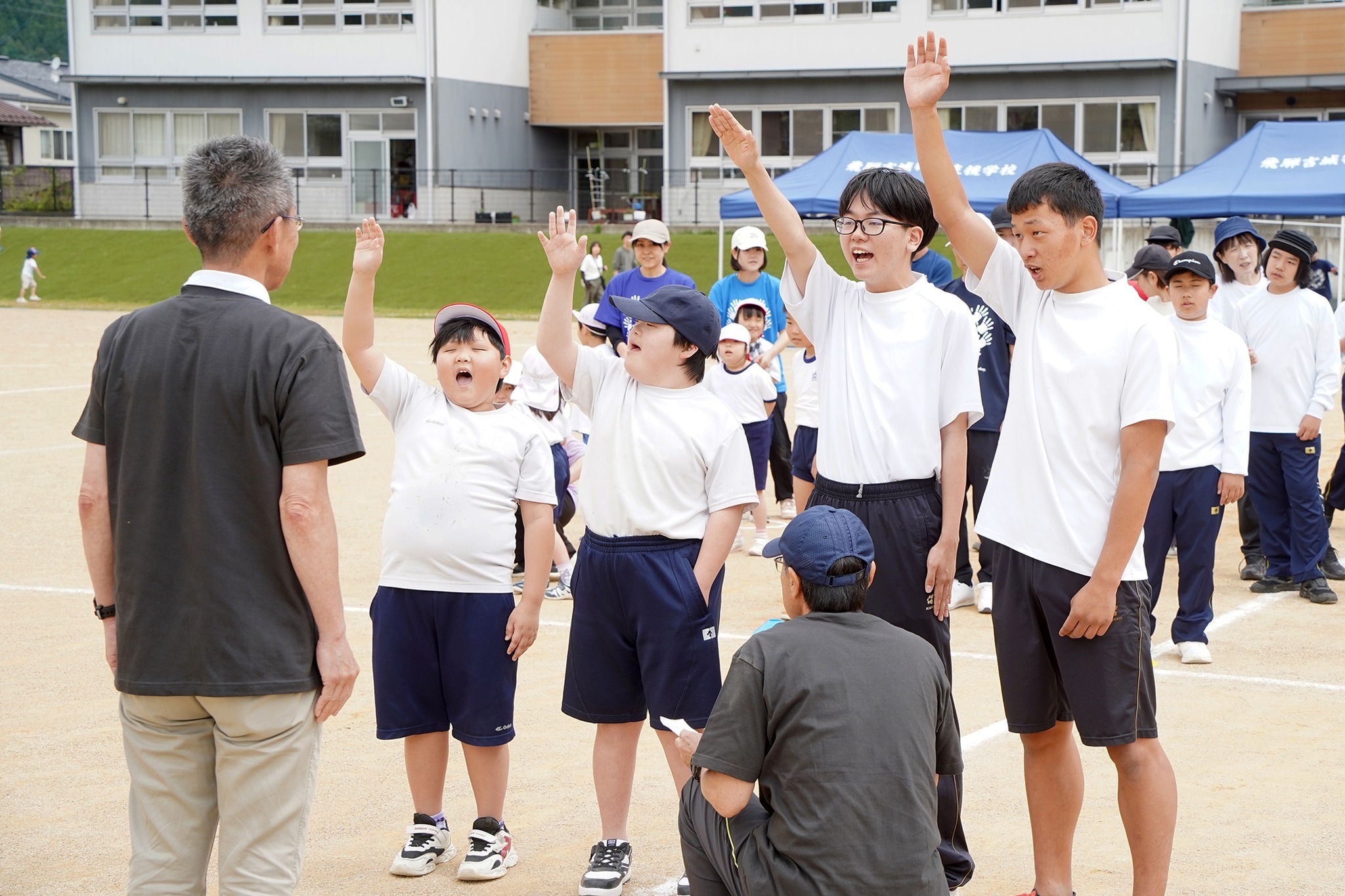 児童生徒の歓声ひびく～飛騨吉城特別支援学校で運動会