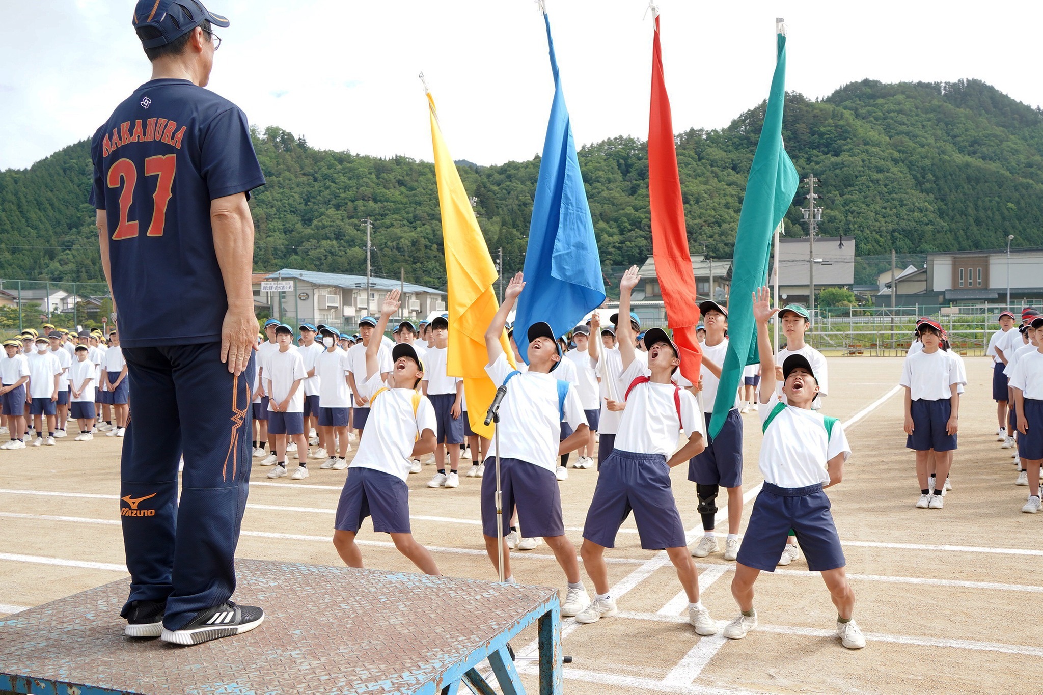 古川中学校で体育祭が行われ、生徒らの大歓声が大空に響きわたりました