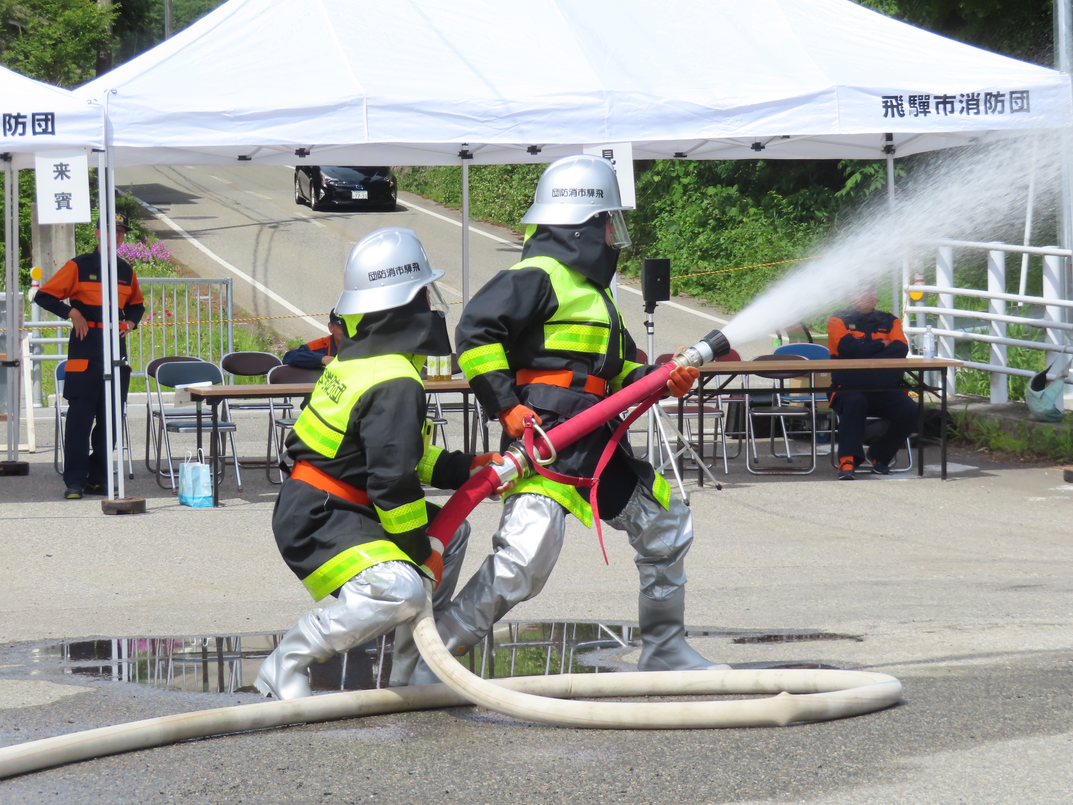 飛騨市消防団が消火技術の向上を目指し、飛衛消火訓練会を行いました