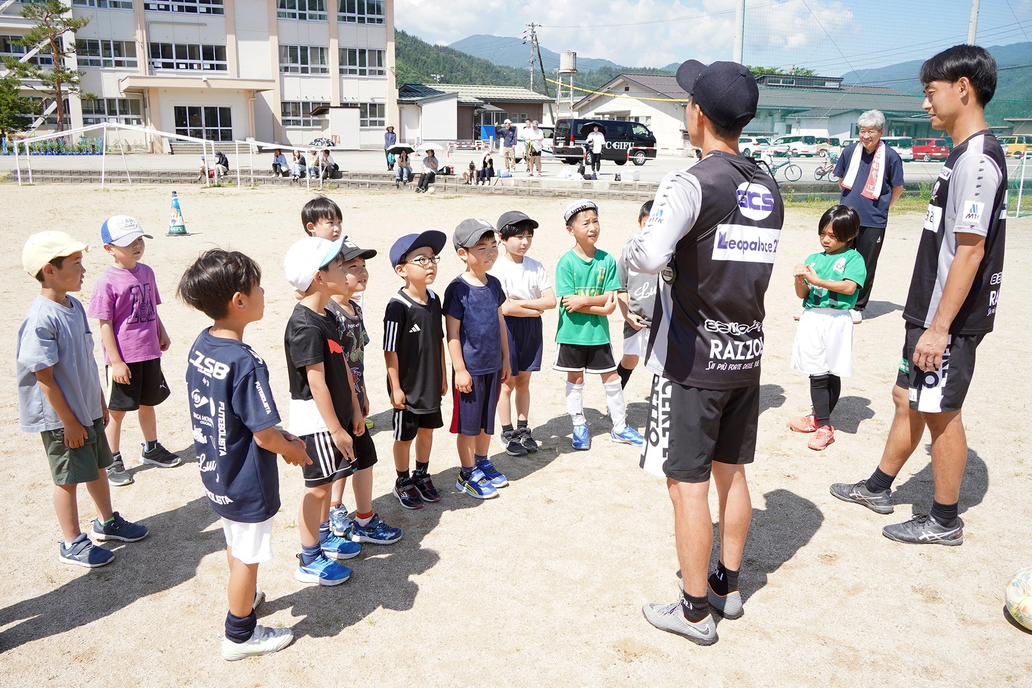 FC岐阜が子どもサッカー教室を開催