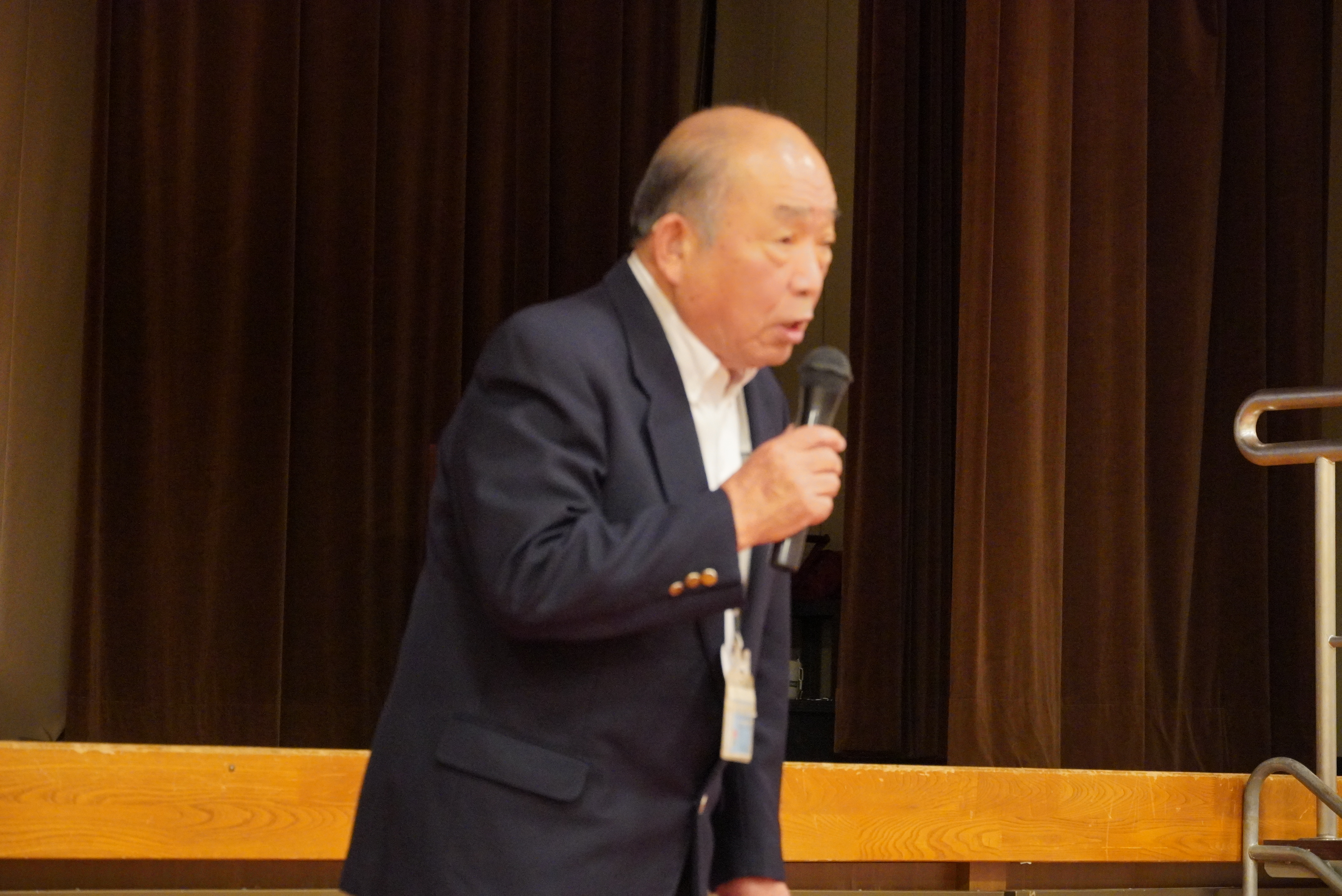 地域の大人が集い、子どもの見守りと連携について学びました