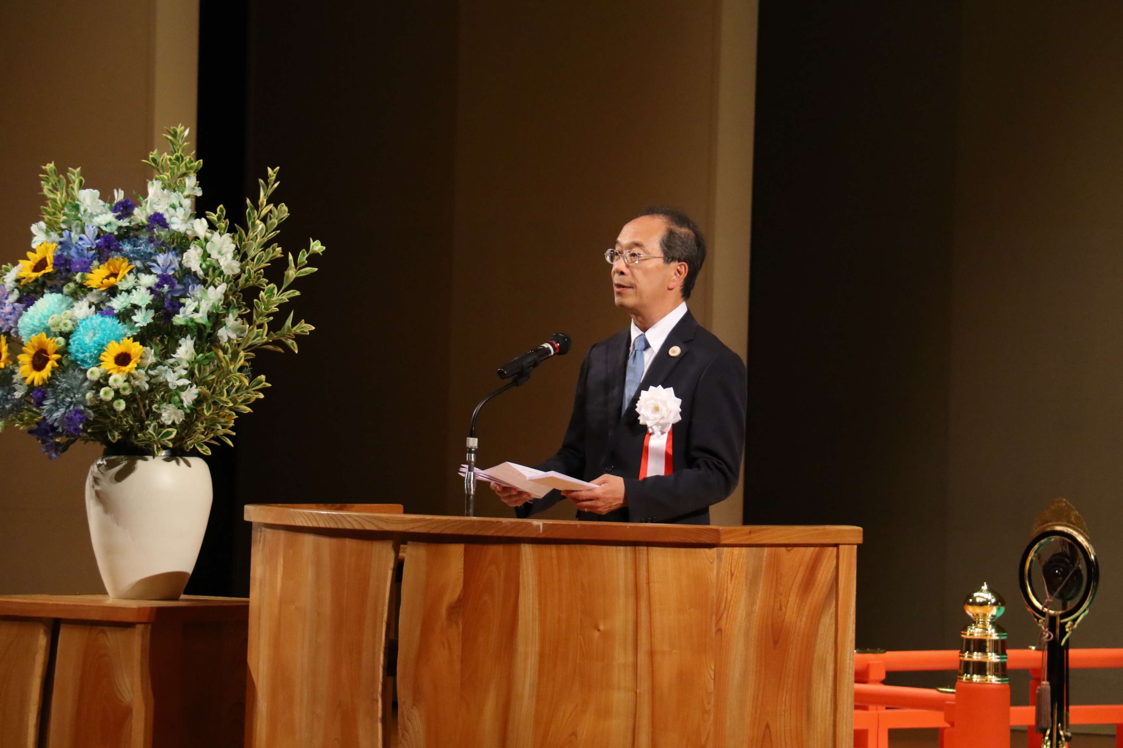 高円宮妃久子さま招き、文化交流センター20周年式典を開催