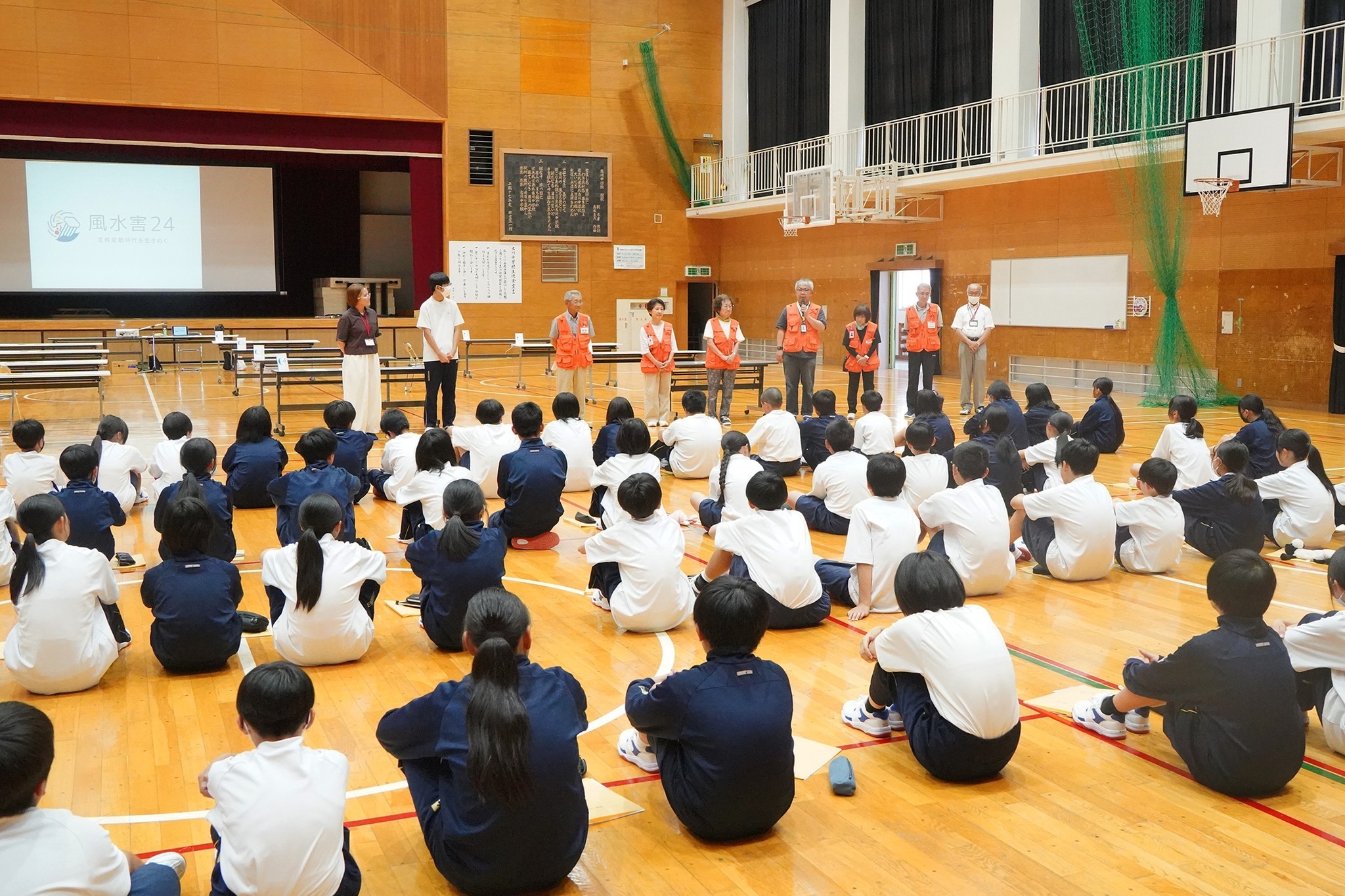 古川中1年生がゲーム「風水害24」で防災を学びました