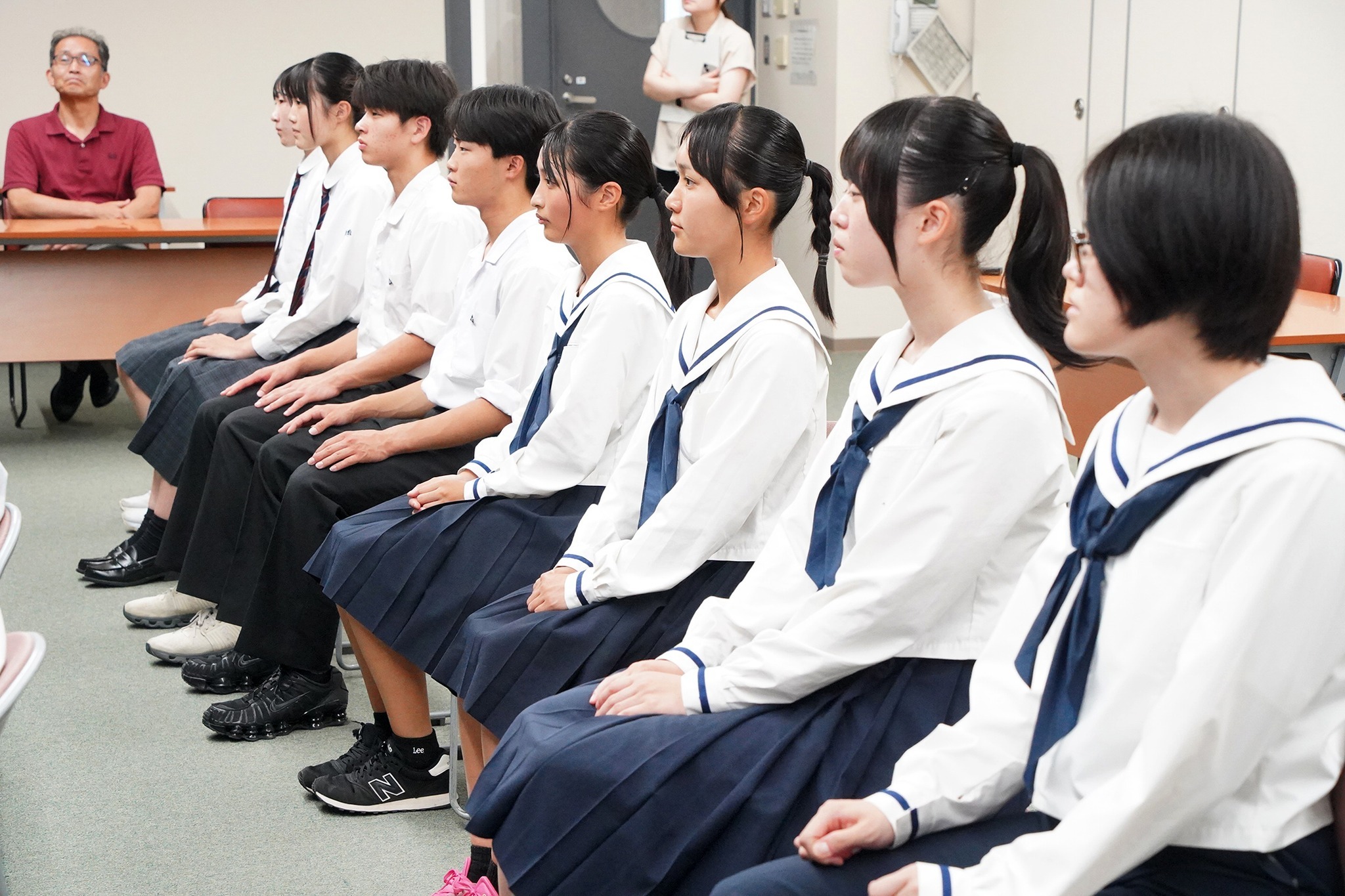 台湾でのホームステイ研修を前に高校生らが意気込みを語りました