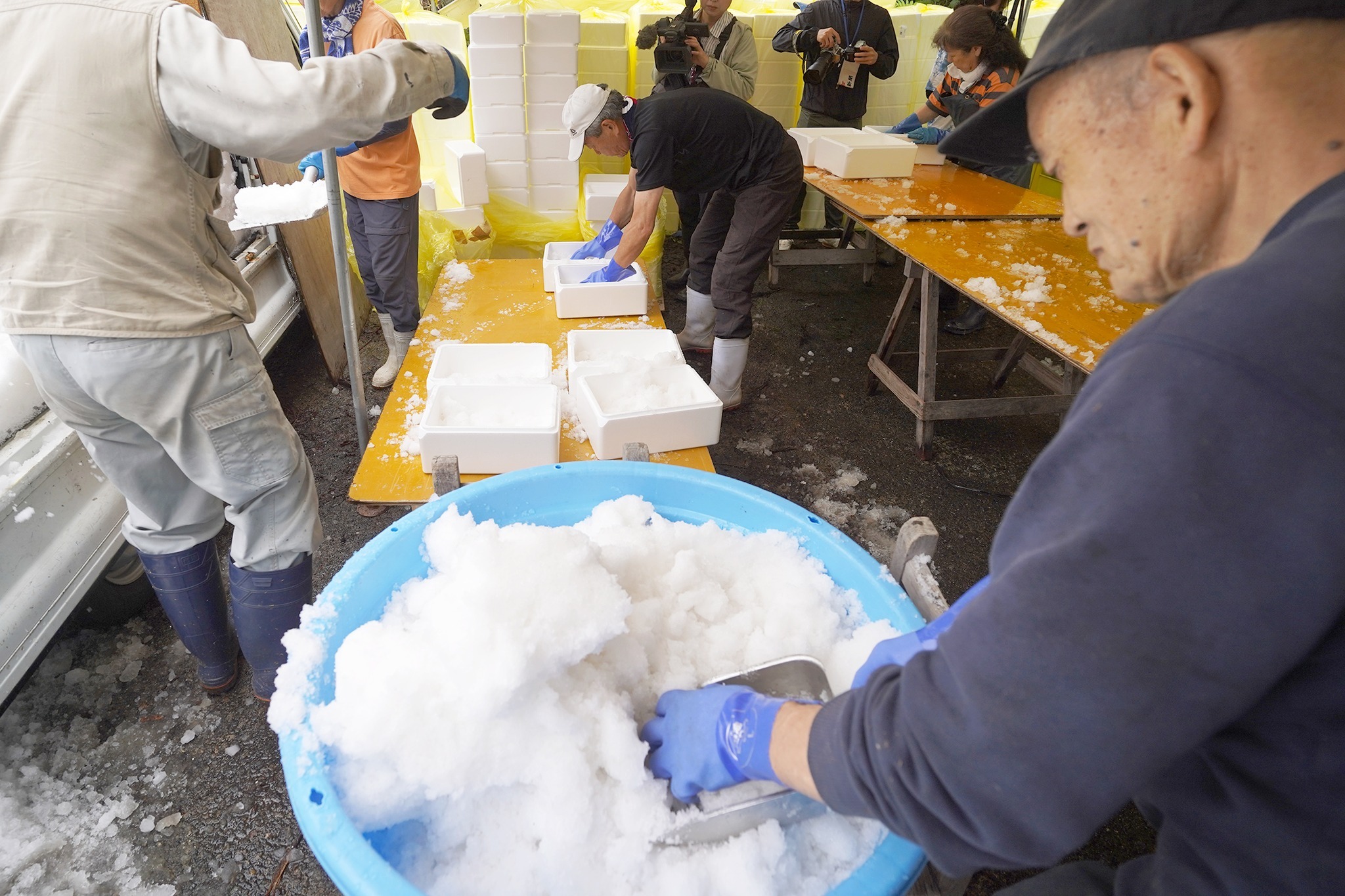 「飛騨かわい雪中酒」の蔵出しと出荷作業が行われました