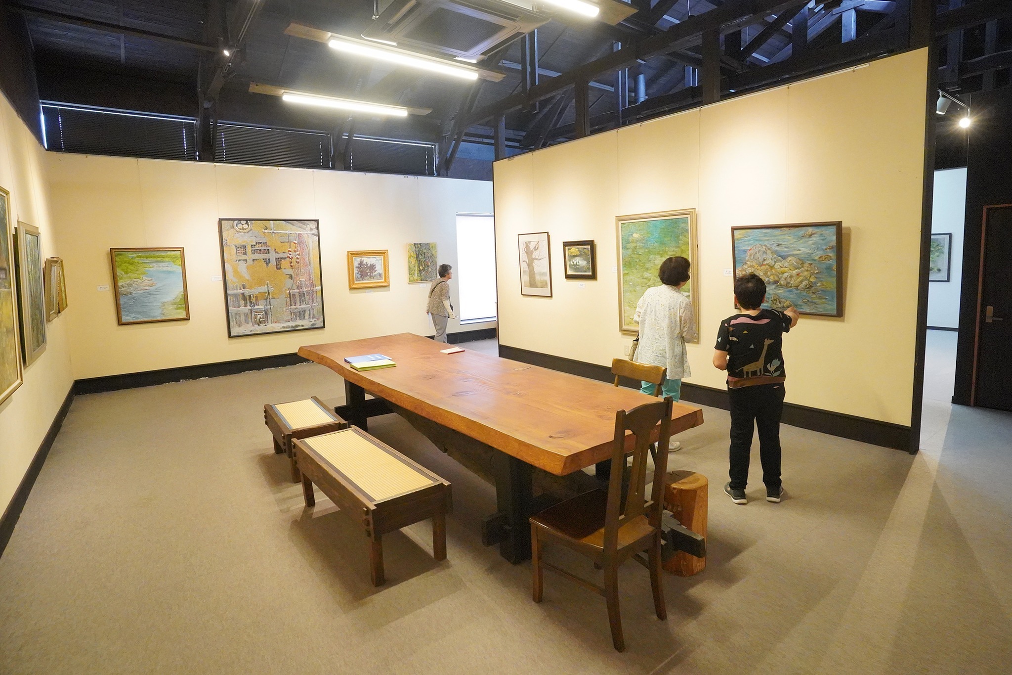 絵画サークル「一光会」が会員らの作品を展示