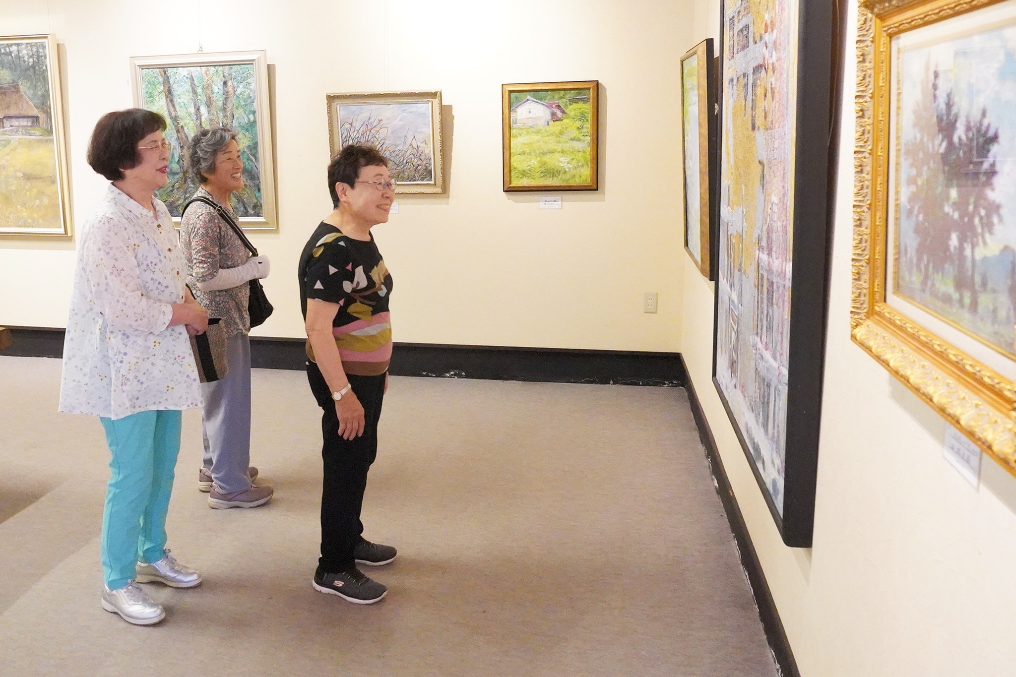 絵画サークル「一光会」が会員らの作品を展示