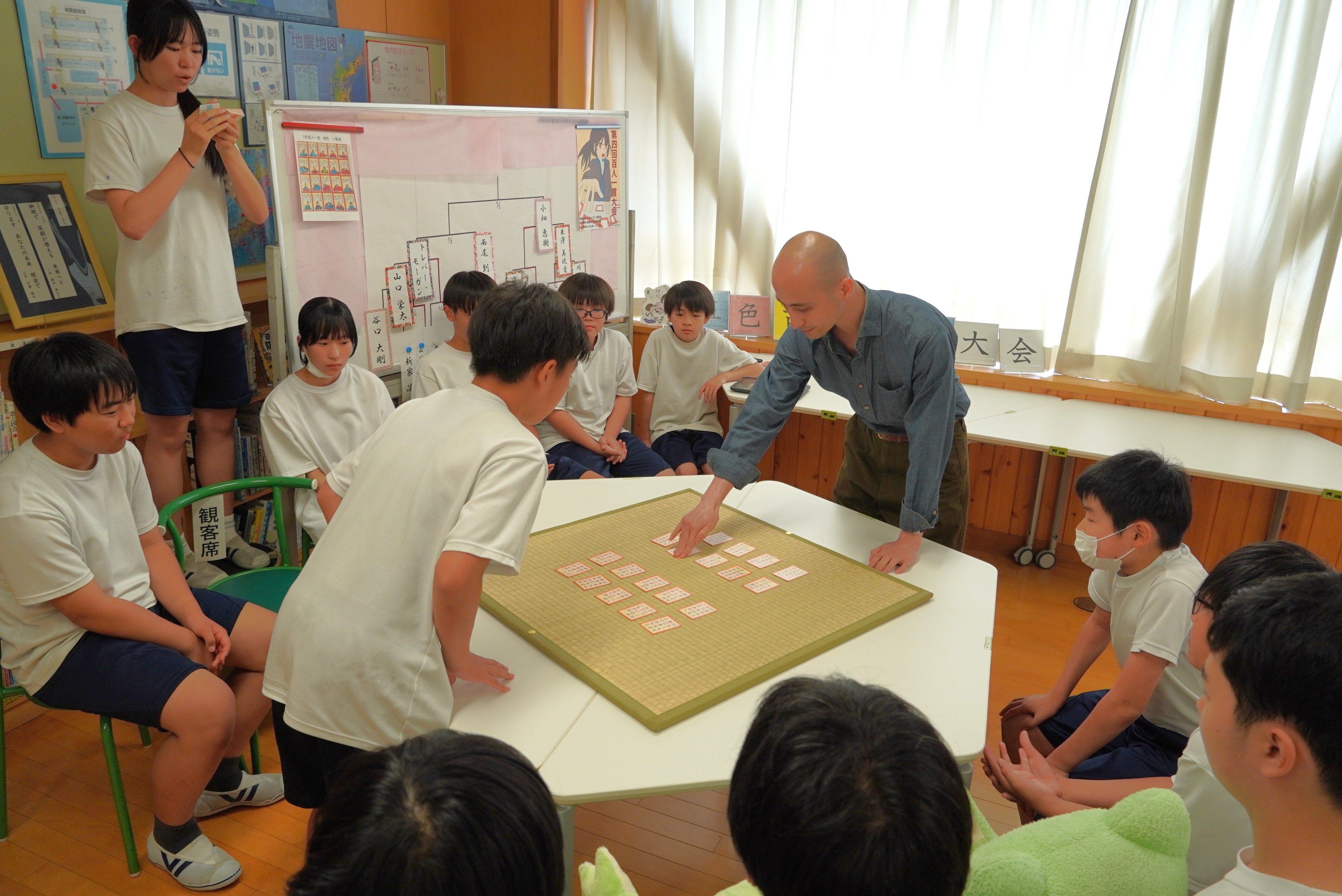 神岡中学校で4回目となる百人一首大会が開かれました