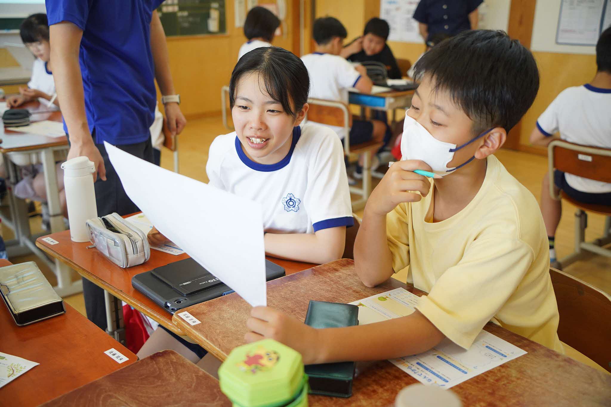 CoIUの学生から「問いの立て方」を学び、自分の探究テーマを決めました
