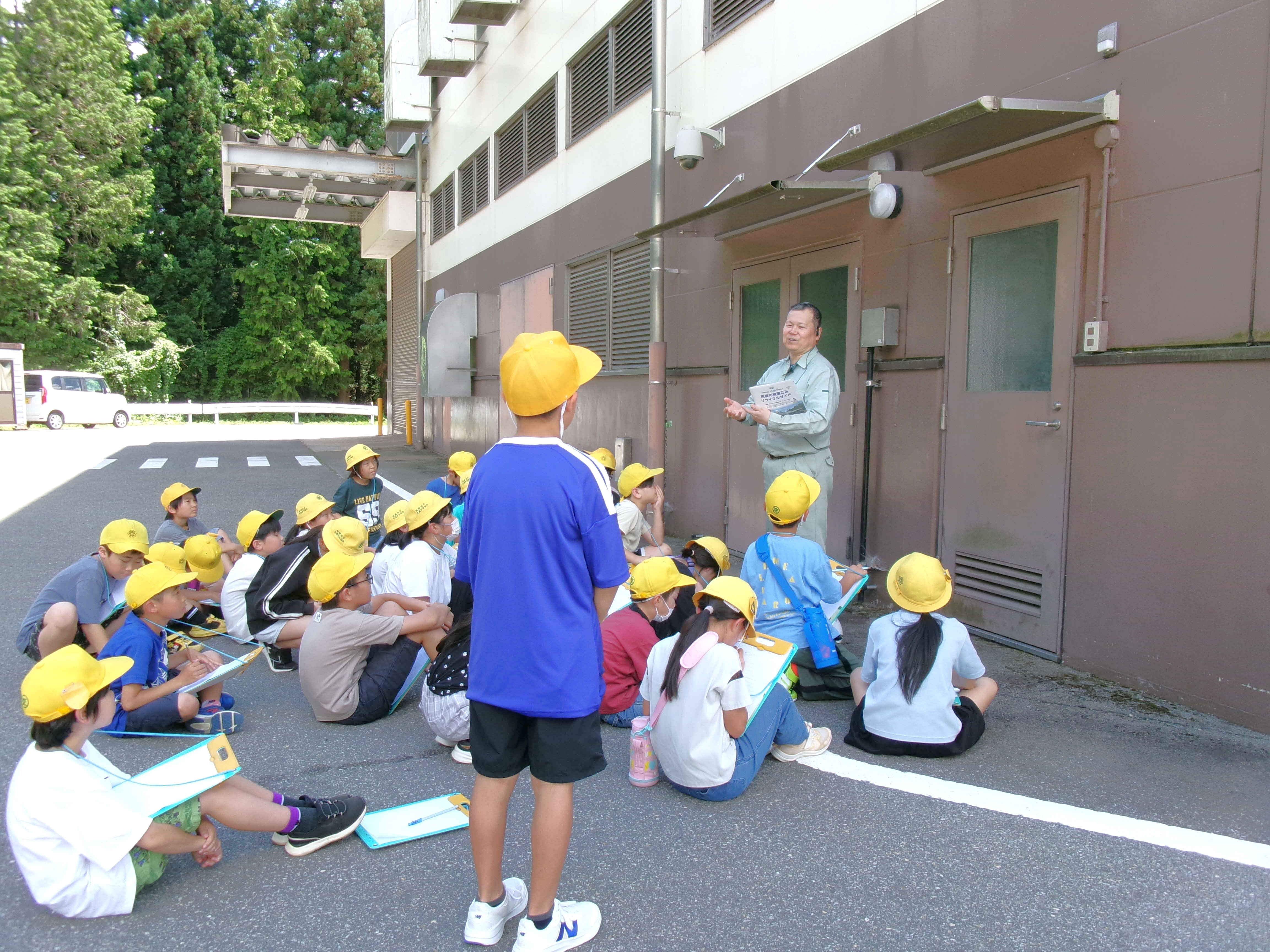 古川小学校4年生が飛騨市クリーンセンターを見学