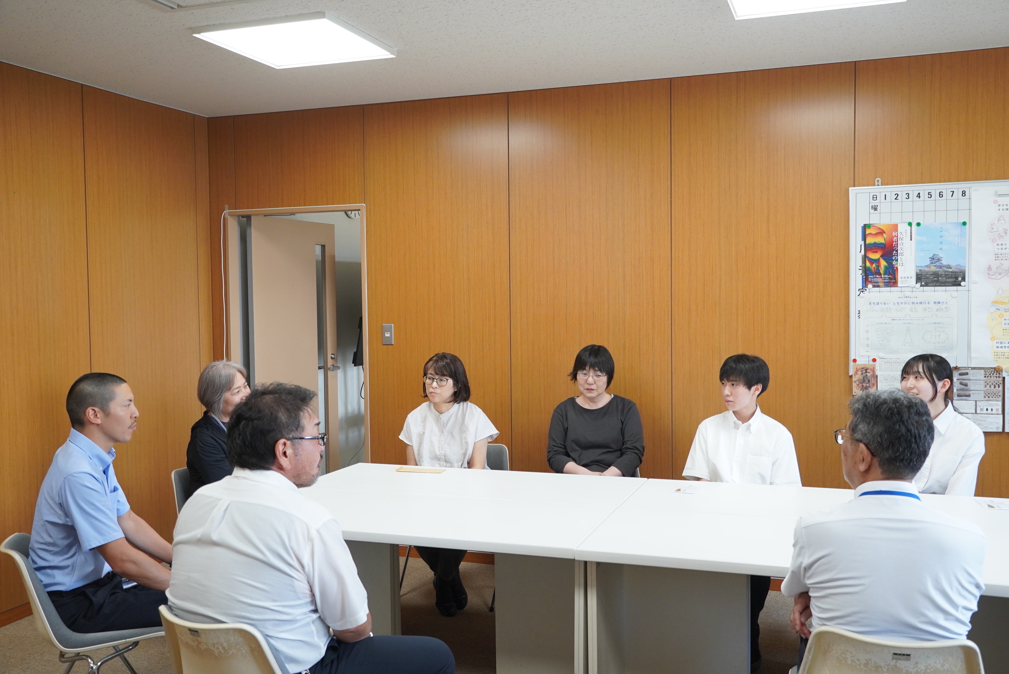 全国大会に出場する山腰菜月さんと阪口睦さんを激励