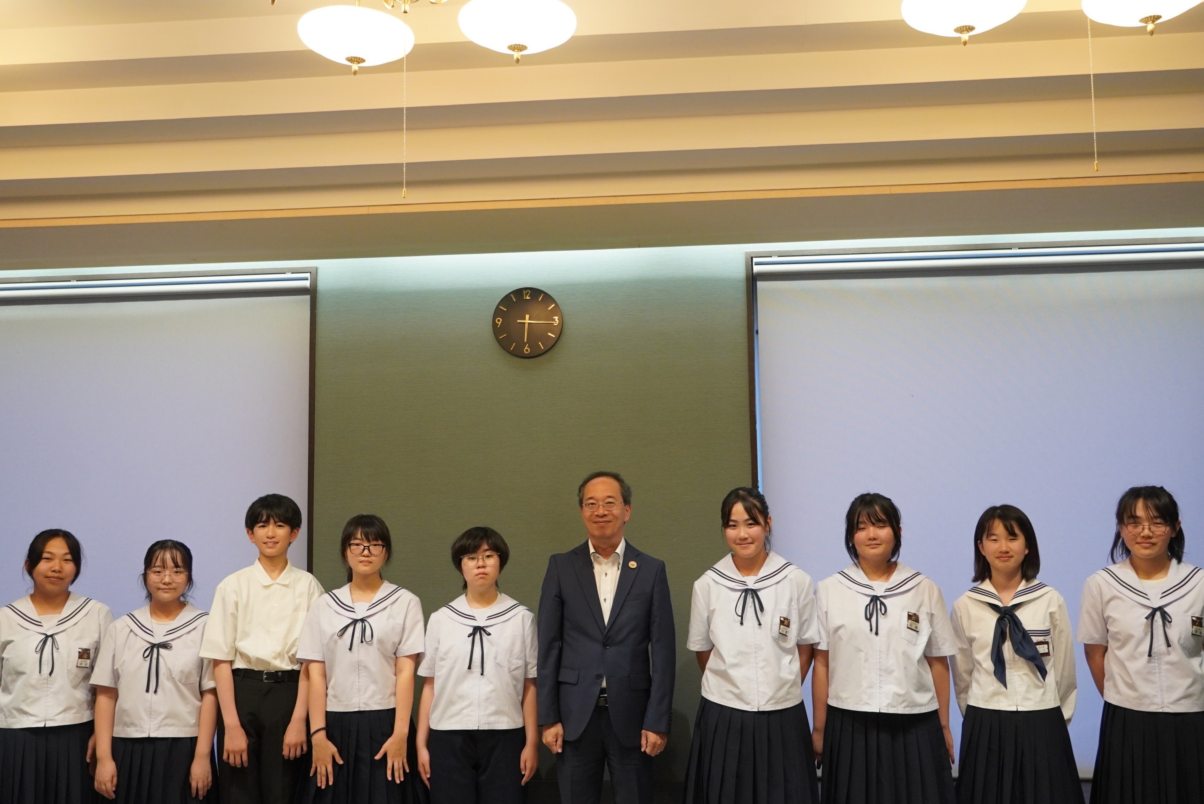 平和学習で広島に派遣される中学生の激励会が開かれました