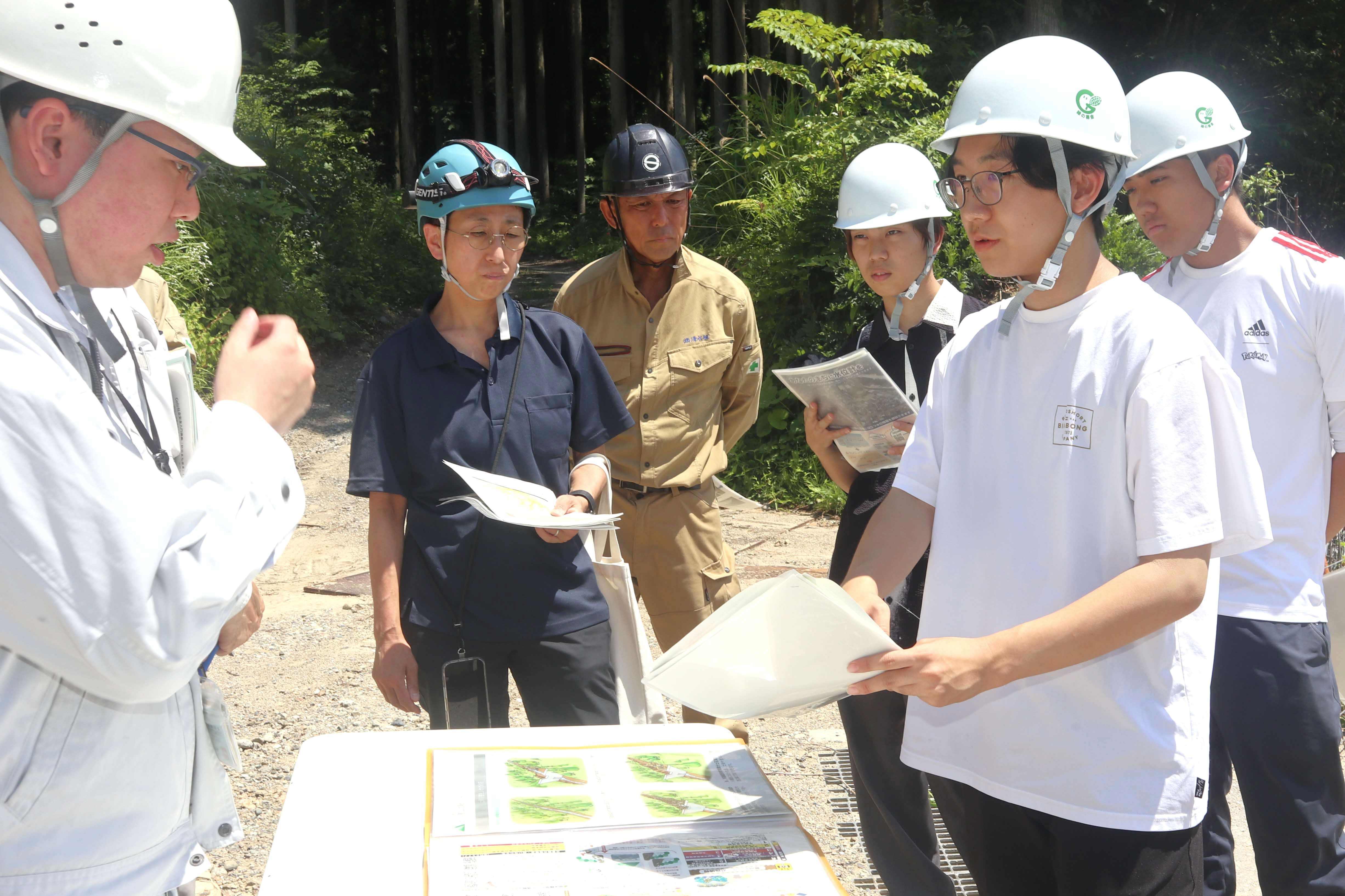 ＣｏＩＵが「防災まち歩き」開く～学生ら市内の防災設備など見学～