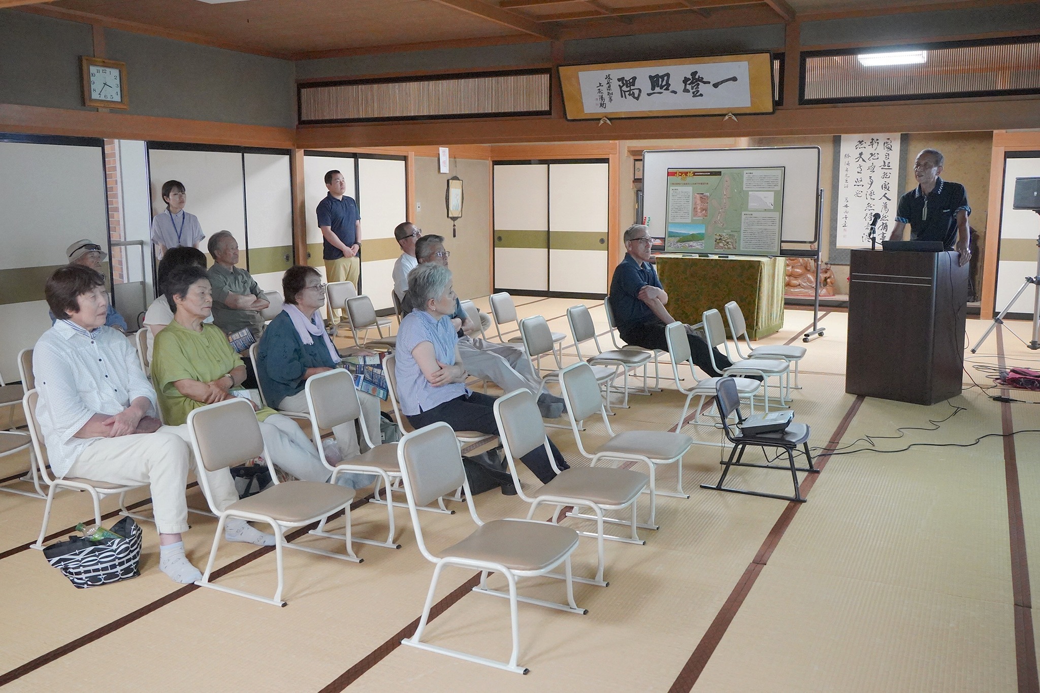 杉崎区夏祭り会場で「小島城跡」をテーマに山城ガイドが歴史講座