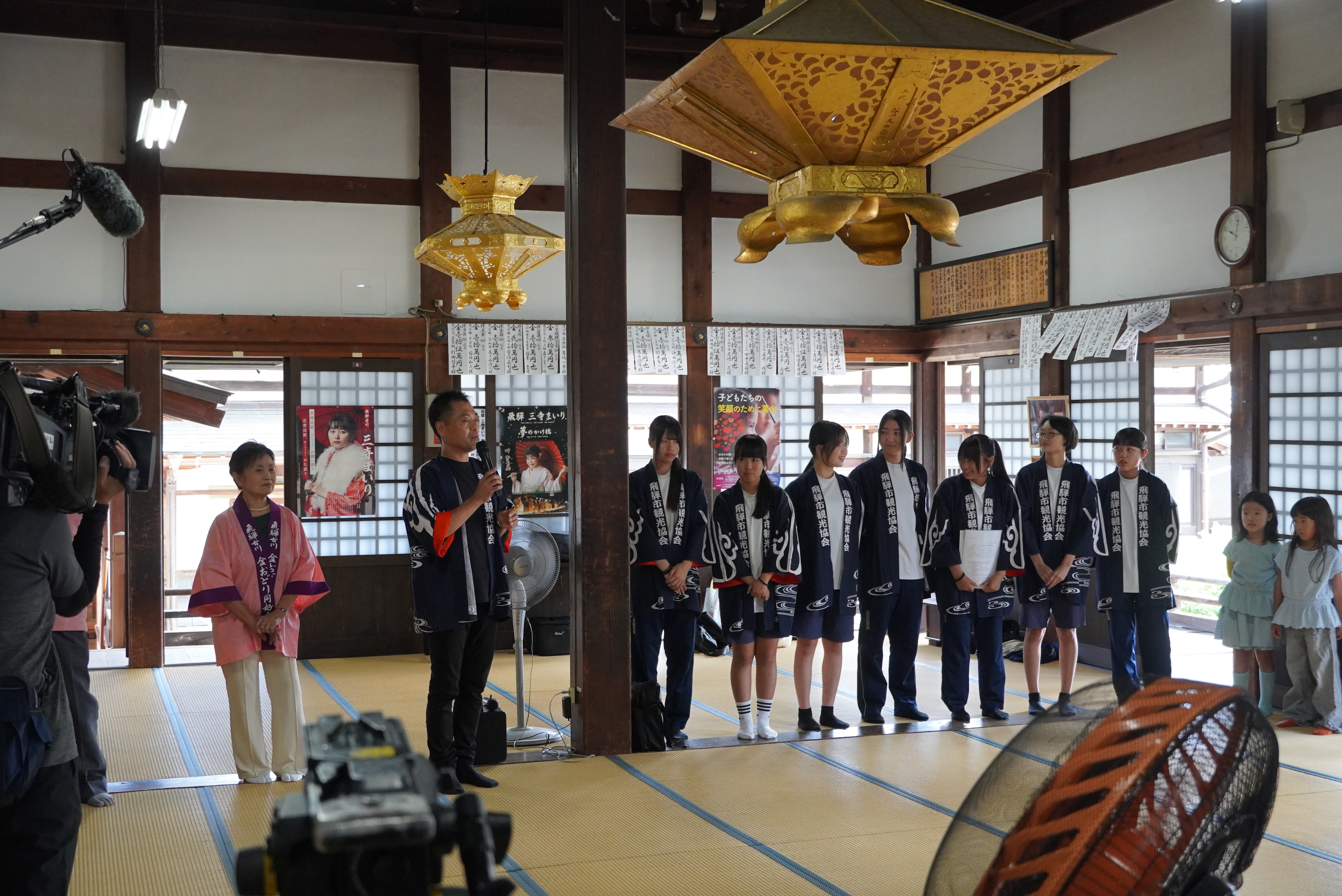 白壁キャンドルナイトに向け中学生と小学生が盆踊りの稽古に挑戦