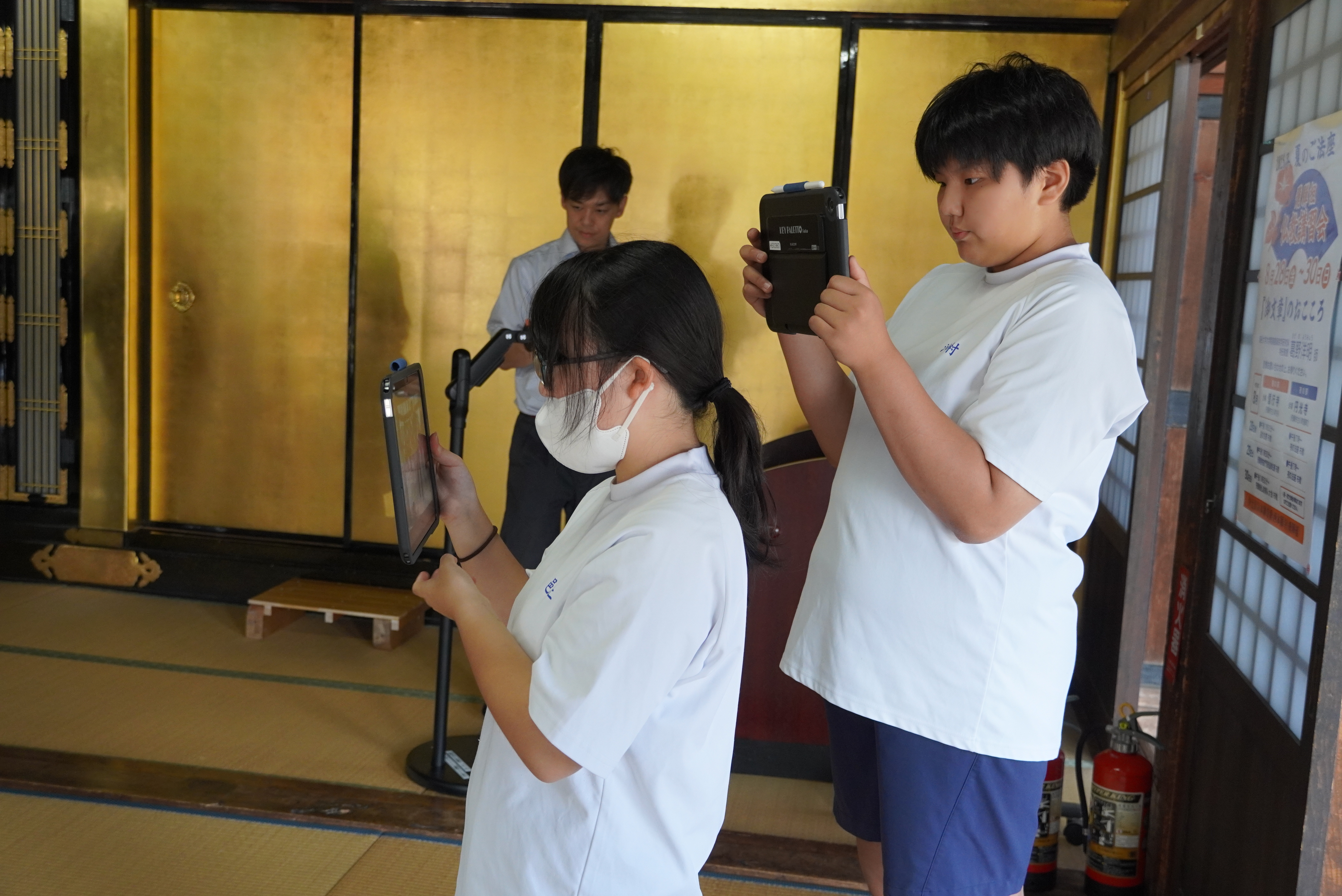 白壁キャンドルナイトに向け中学生と小学生が盆踊りの稽古に挑戦