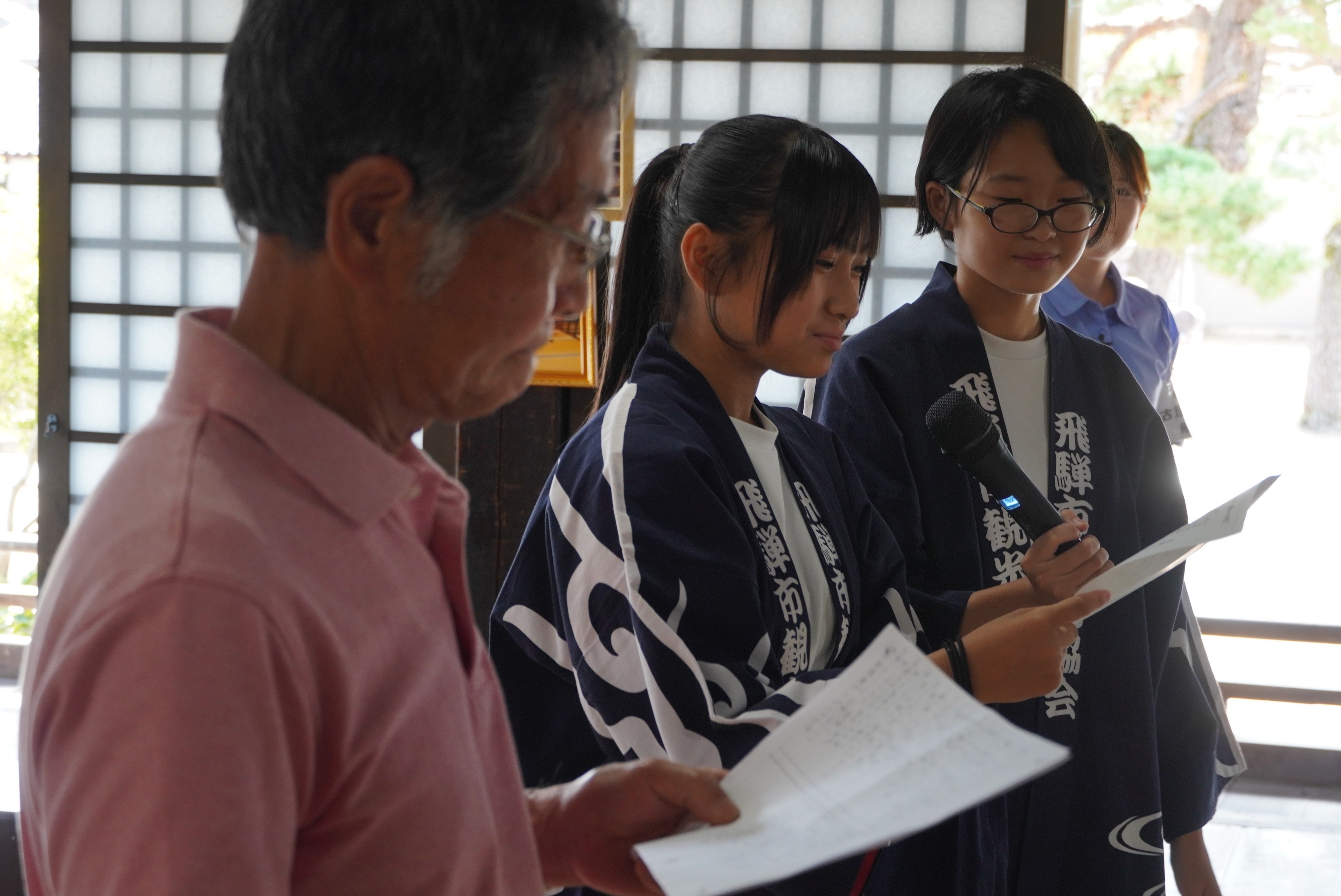 白壁キャンドルナイトに向け中学生と小学生が盆踊りの稽古に挑戦
