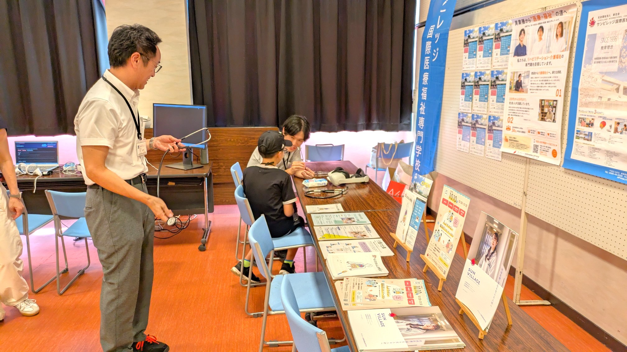 サンビレッジ国際医療福祉専門学校がボランティアフェスティバルに参加しました