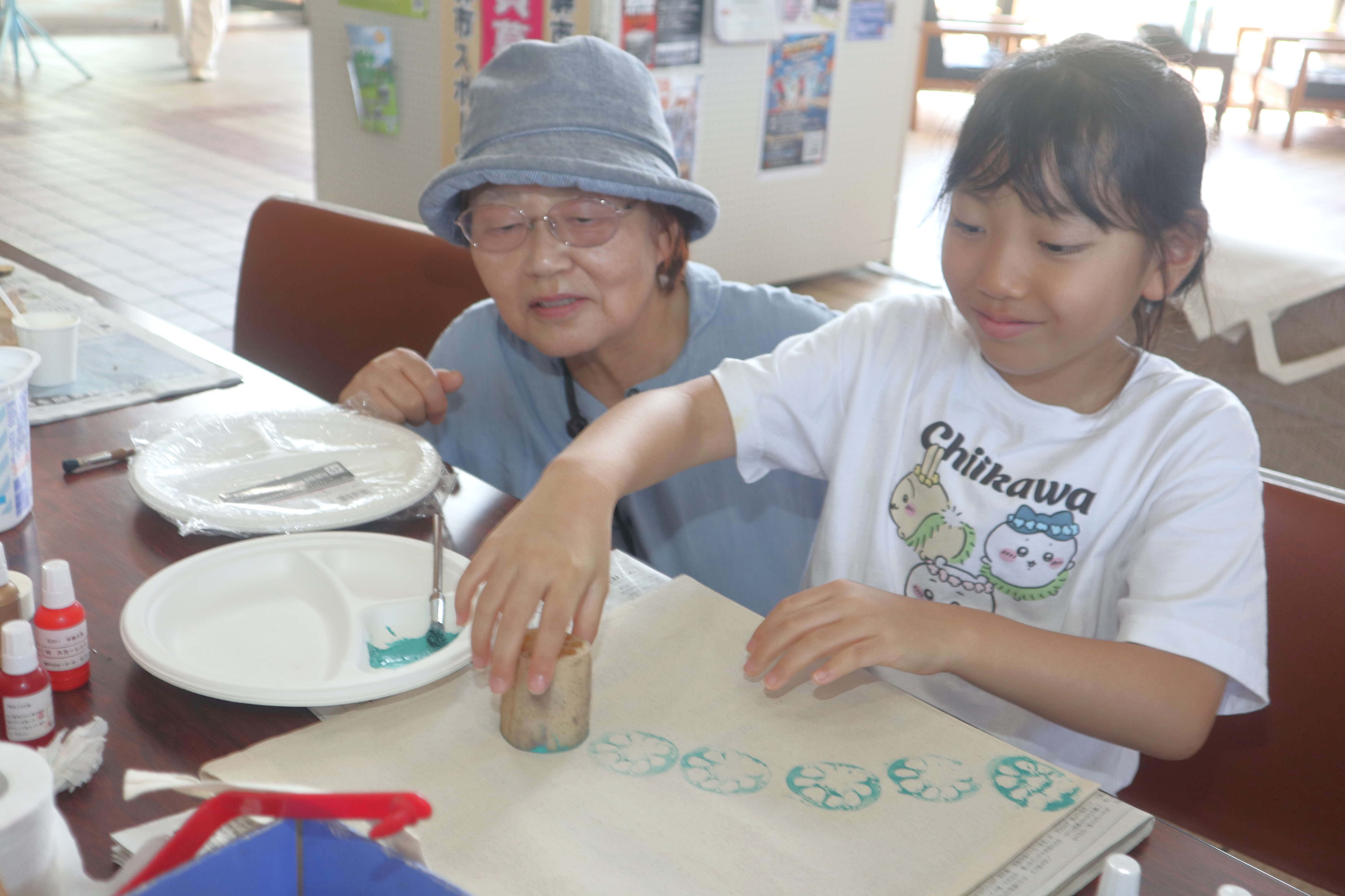 夏休みの思い出づくりにさまざまな工作を楽しみました