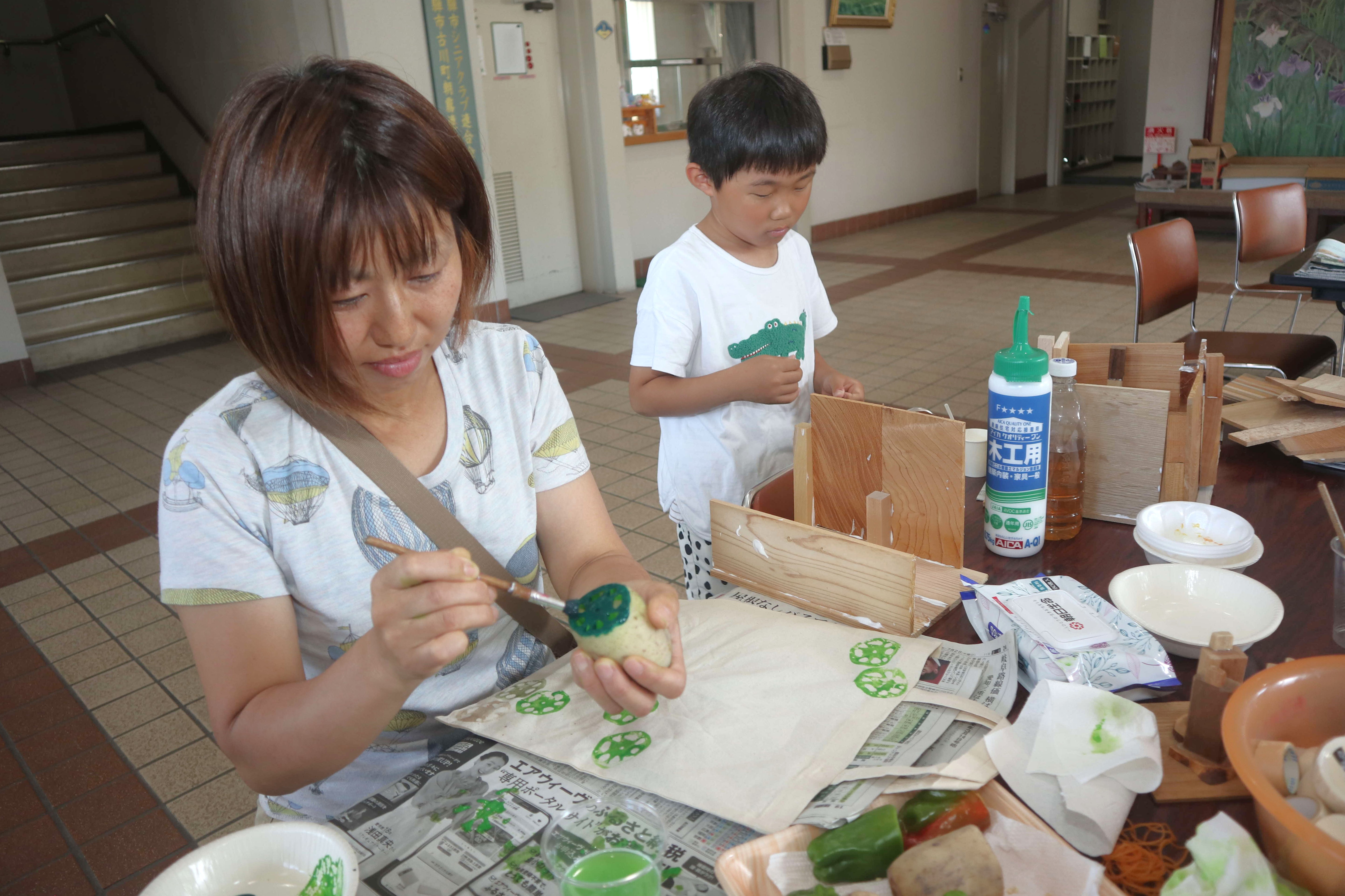 夏休みの思い出づくりにさまざまな工作を楽しみました