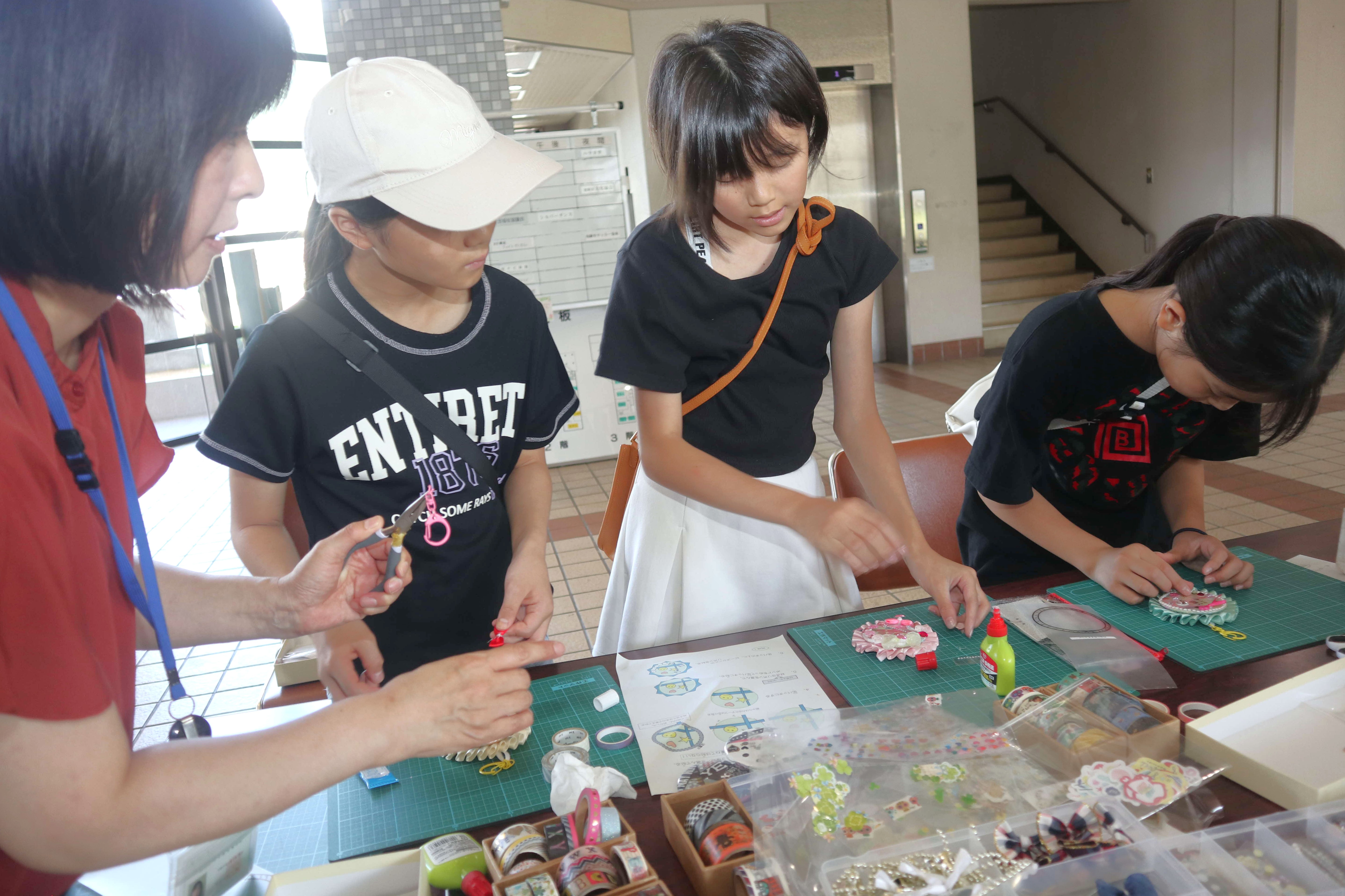 夏休みの思い出づくりにさまざまな工作を楽しみました