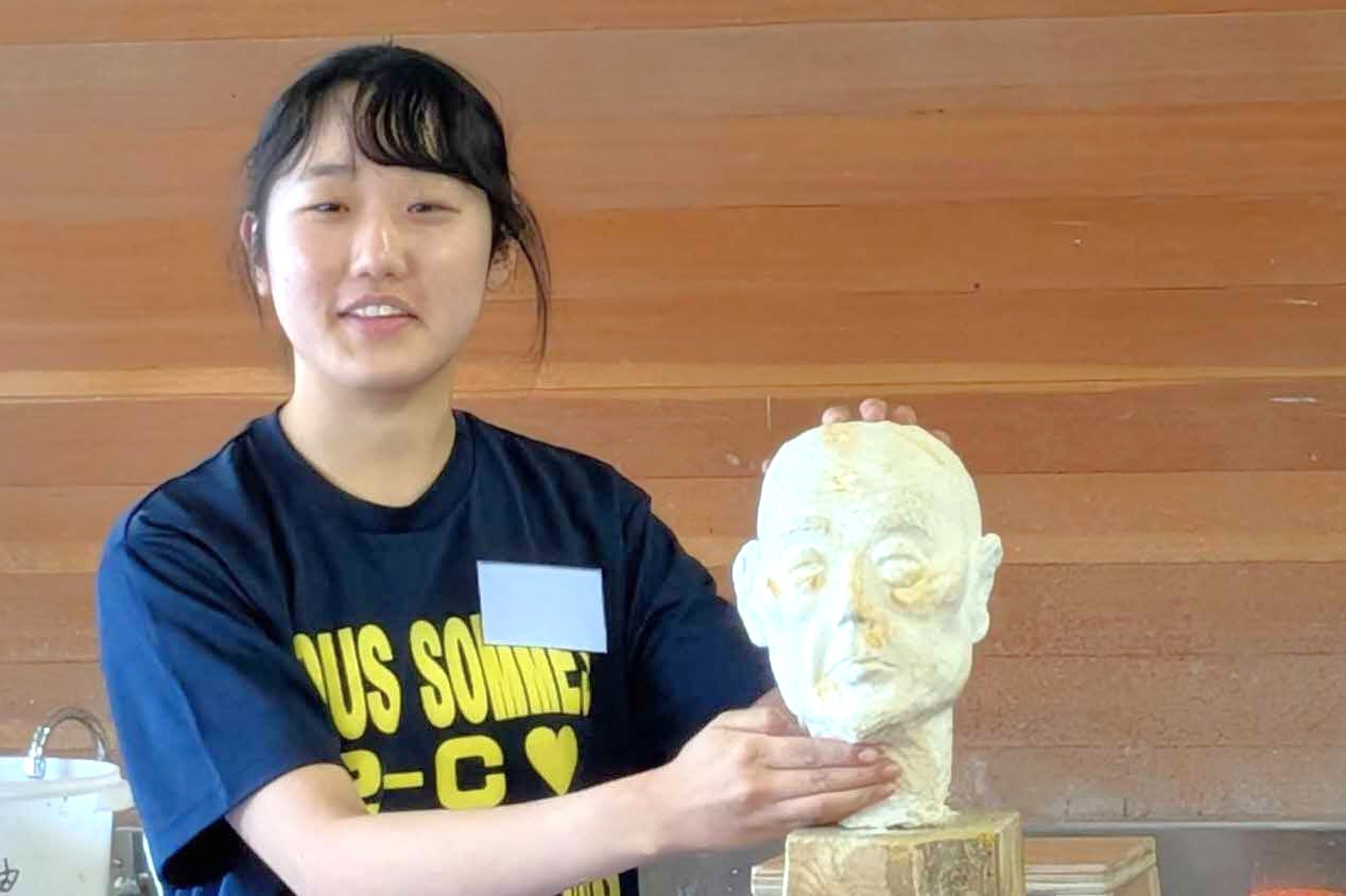 命の輝きを造形に～現代美術家、中垣さんの「造形美術教室」開く