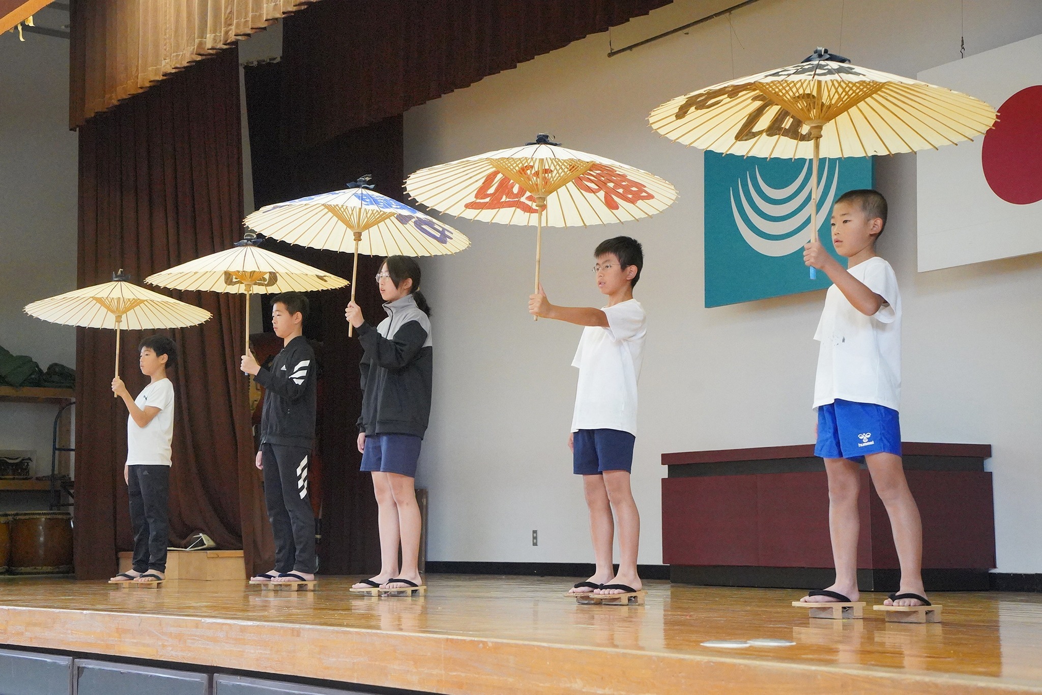 「河合っ子座公演」を前に5、6年生が専門家から歌舞伎の基礎学ぶ