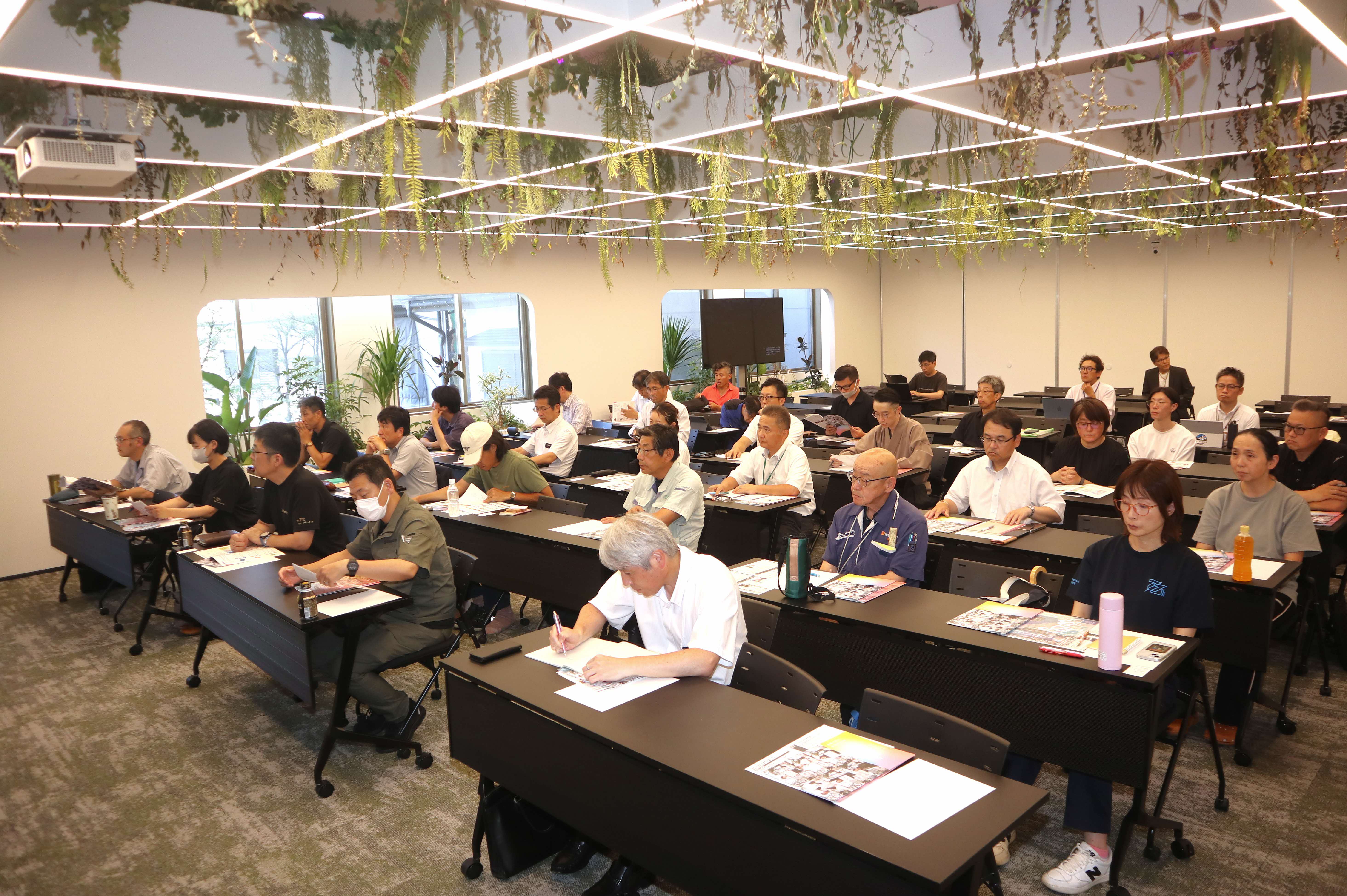 CoIUが企業向け長期実践型インターンシップ説明会を実施