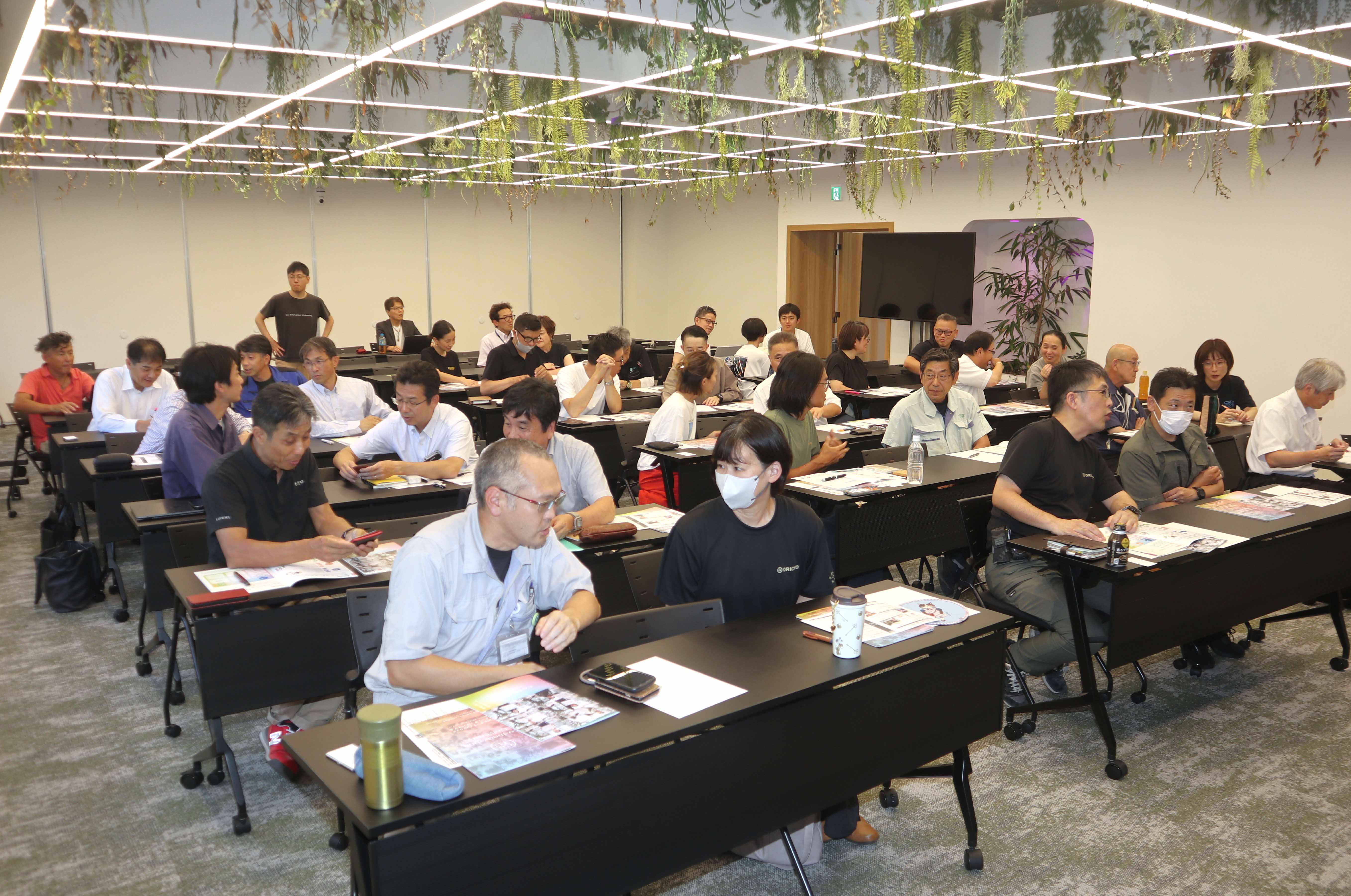 CoIUが企業向け長期実践型インターンシップ説明会を実施