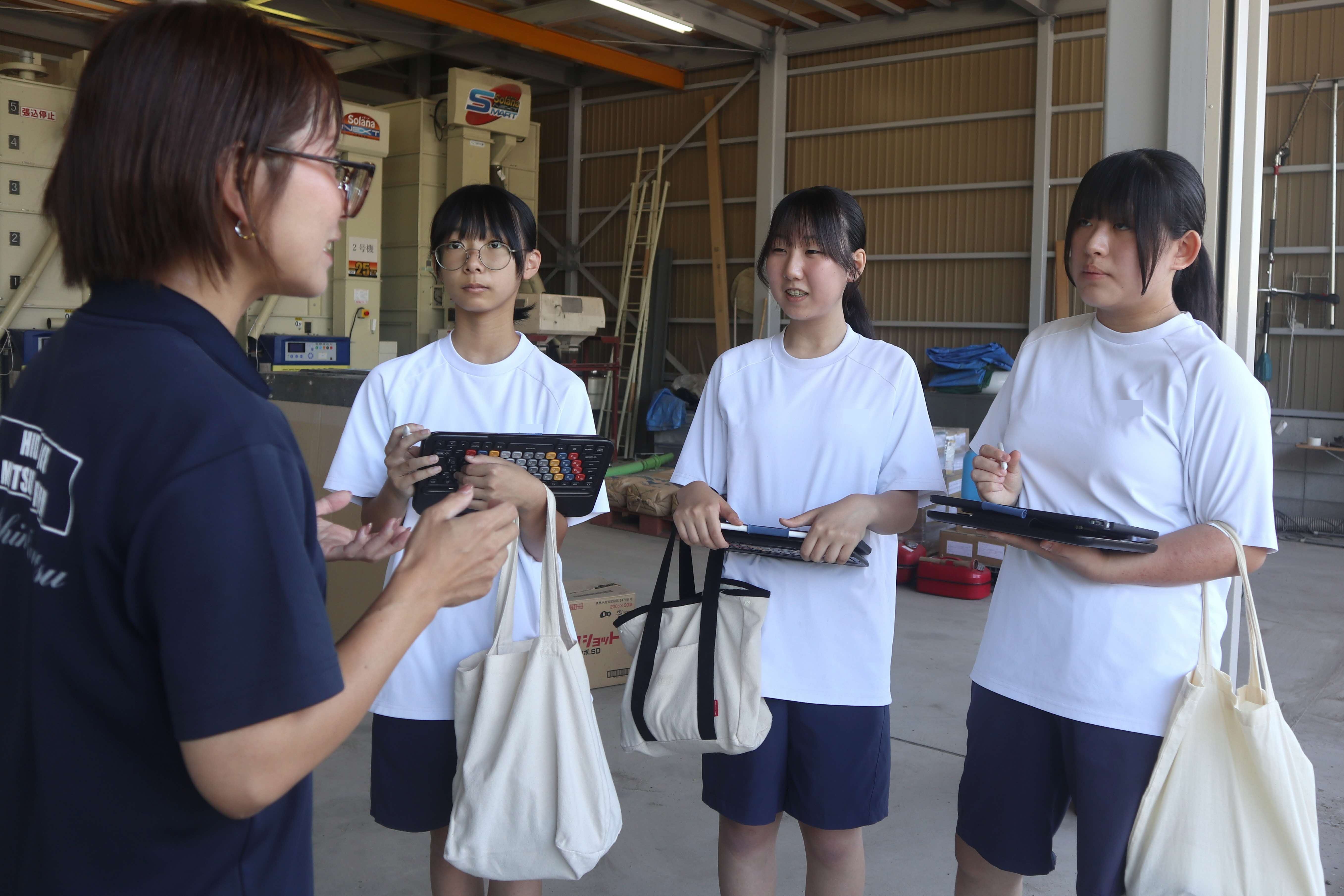 中学生が生産者訪ね、飛騨の食材の魅力を発信！