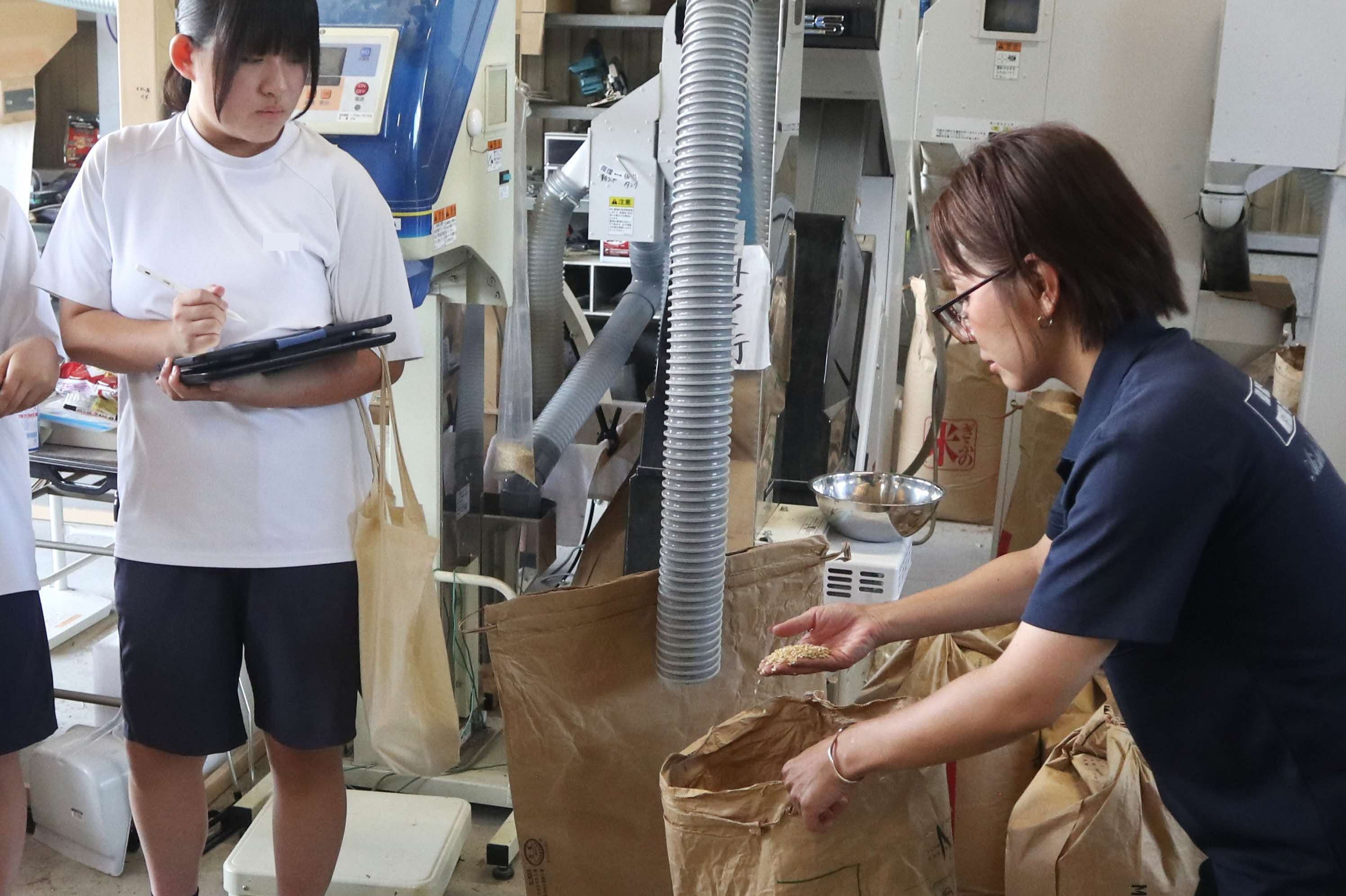 中学生が生産者訪ね、飛騨の食材の魅力を発信！