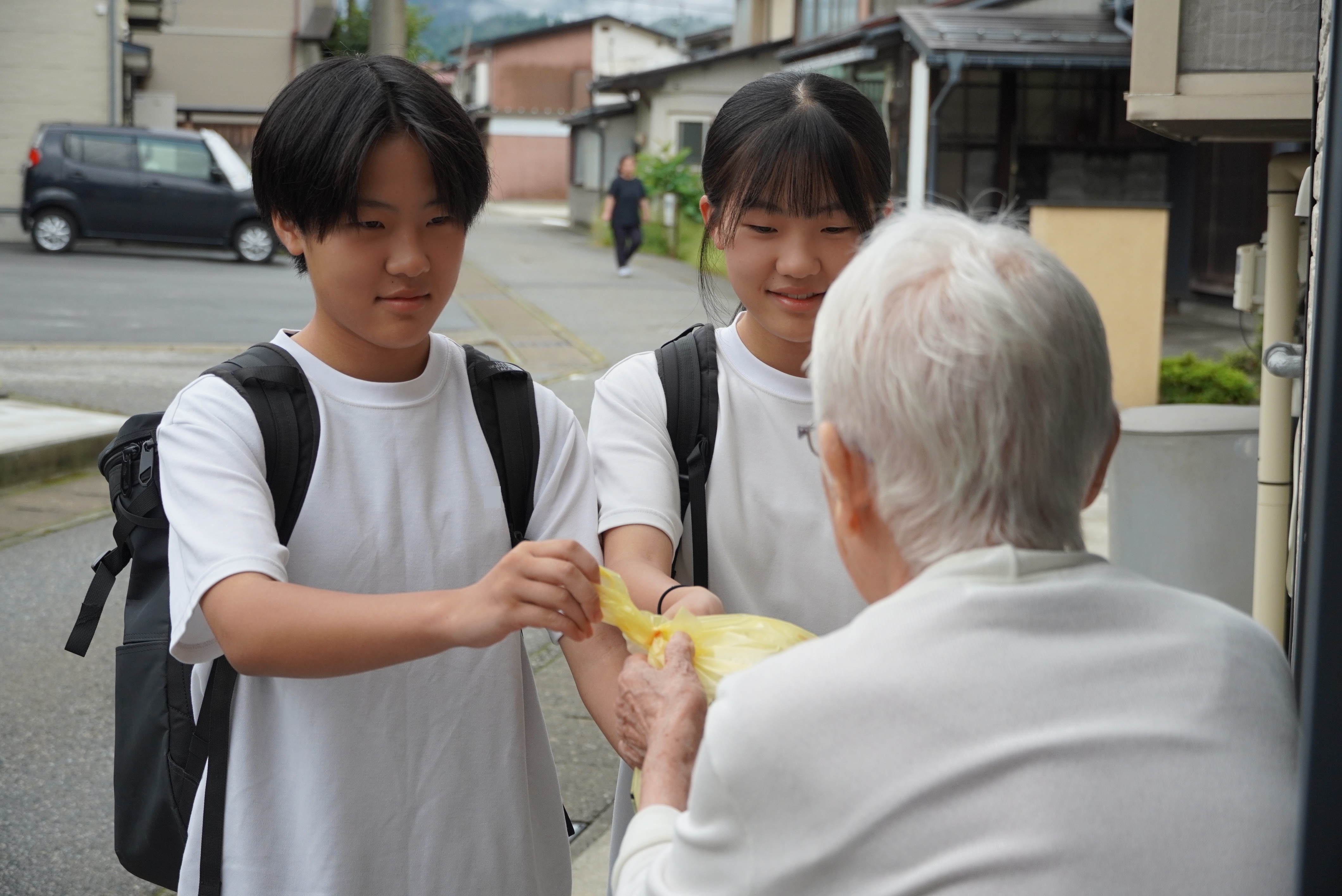 神岡中学校の生徒が先輩の想いを受け継ぎ「ごみ出しサポーター」の活動を開始
