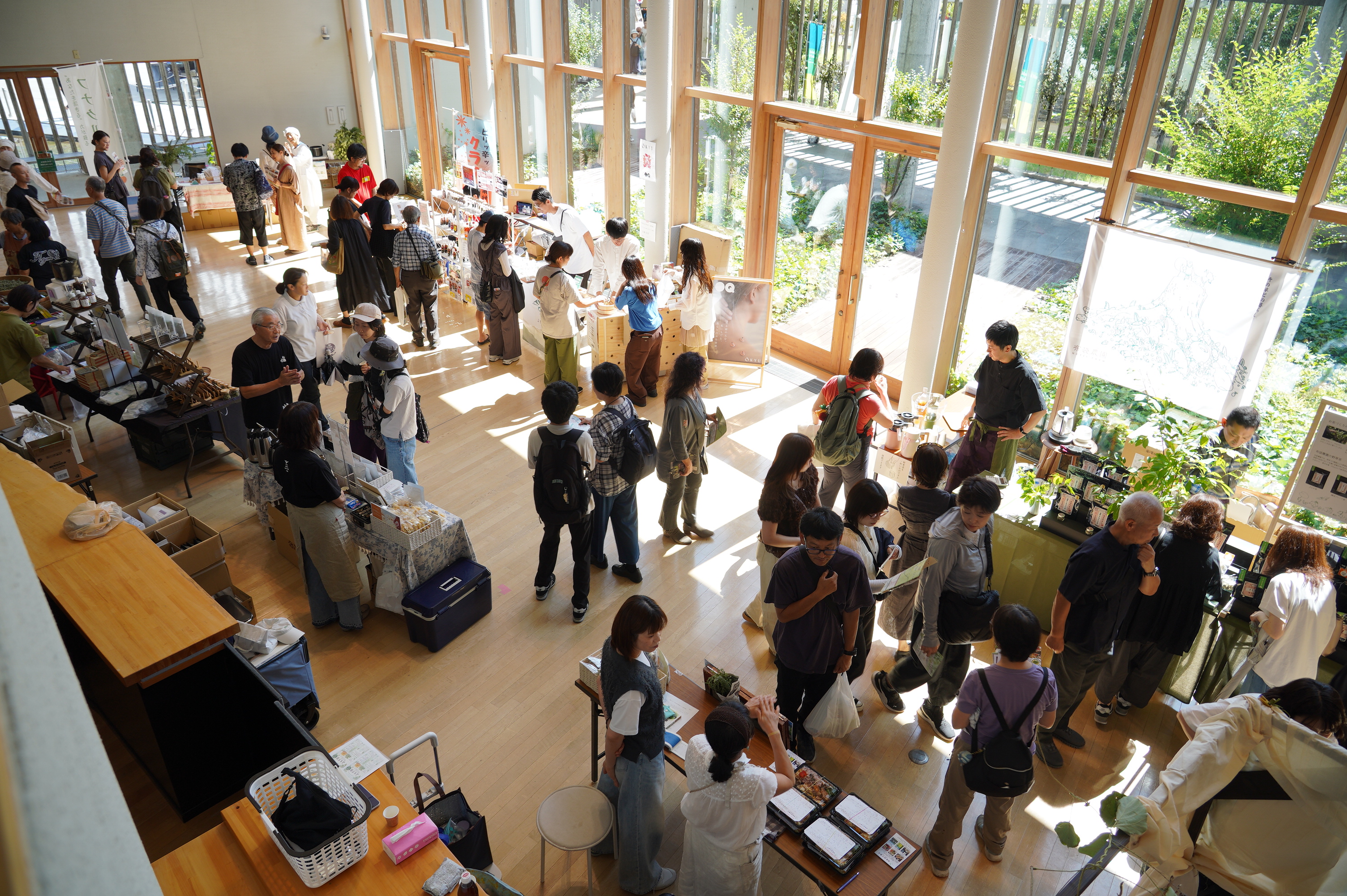 薬草フェス　交流センター　ホワイエ