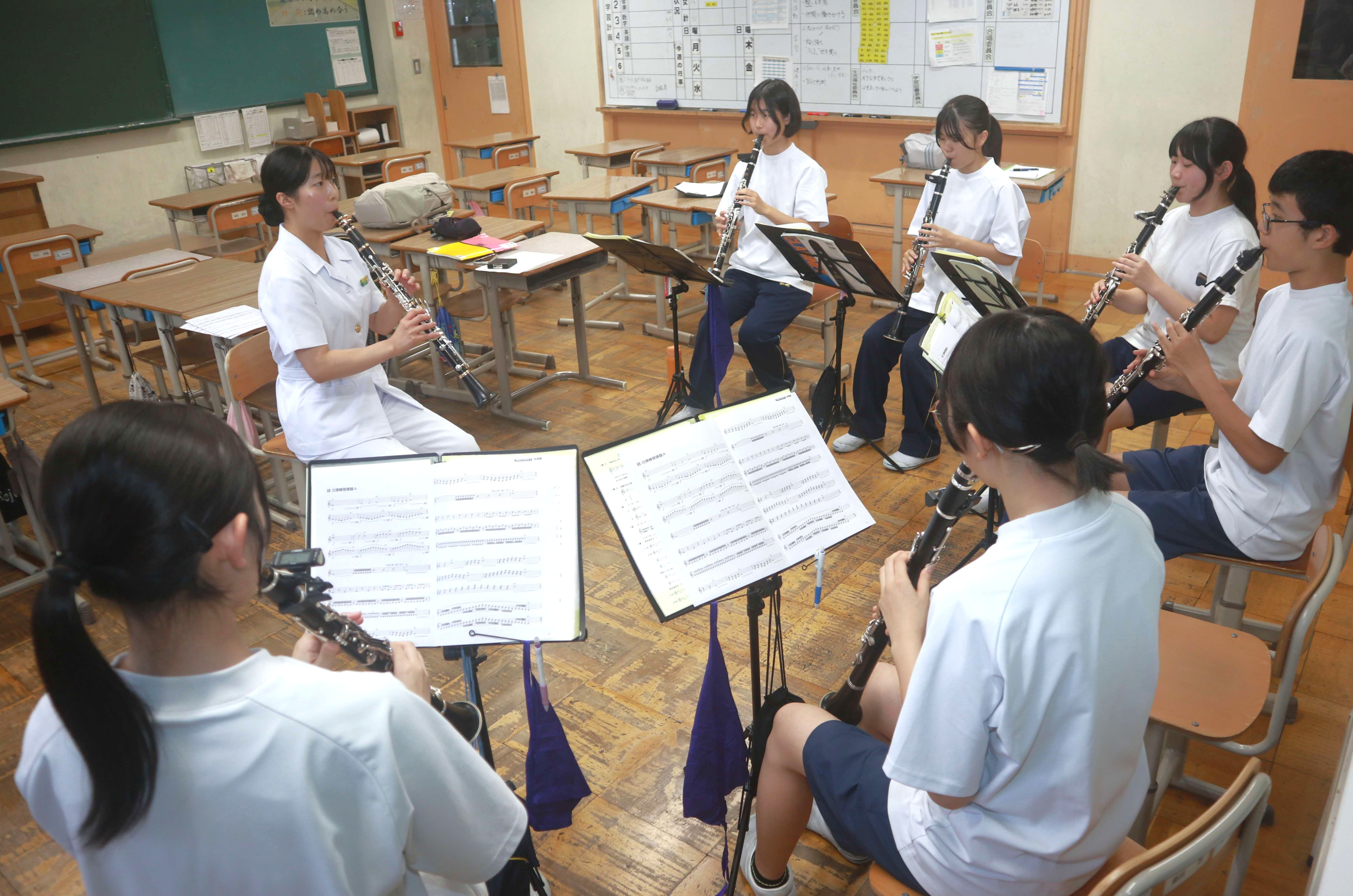 海上自衛隊舞鶴音楽隊が文化交流センター20周年記念コンサートを開催