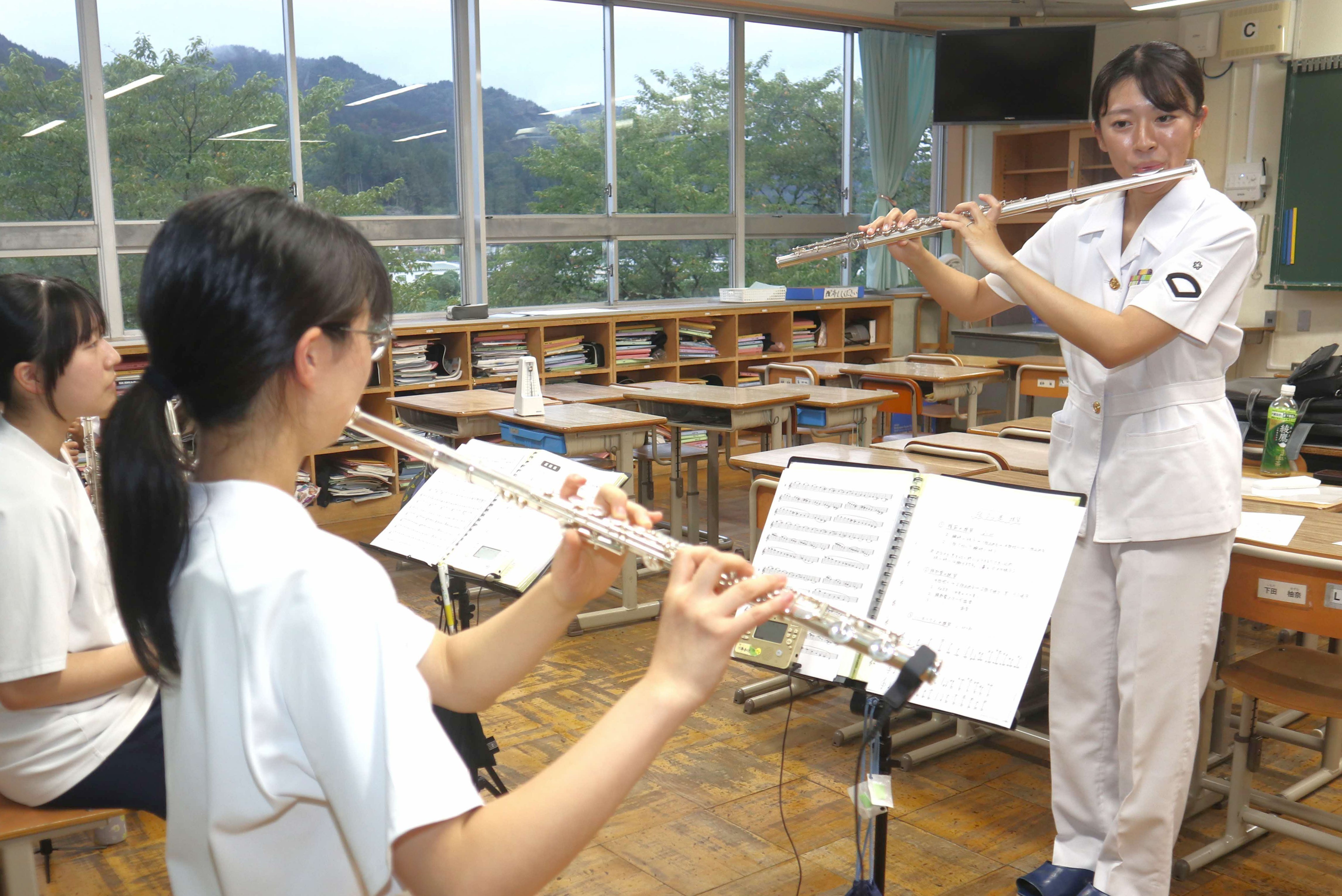 海上自衛隊舞鶴音楽隊が文化交流センター20周年記念コンサートを開催