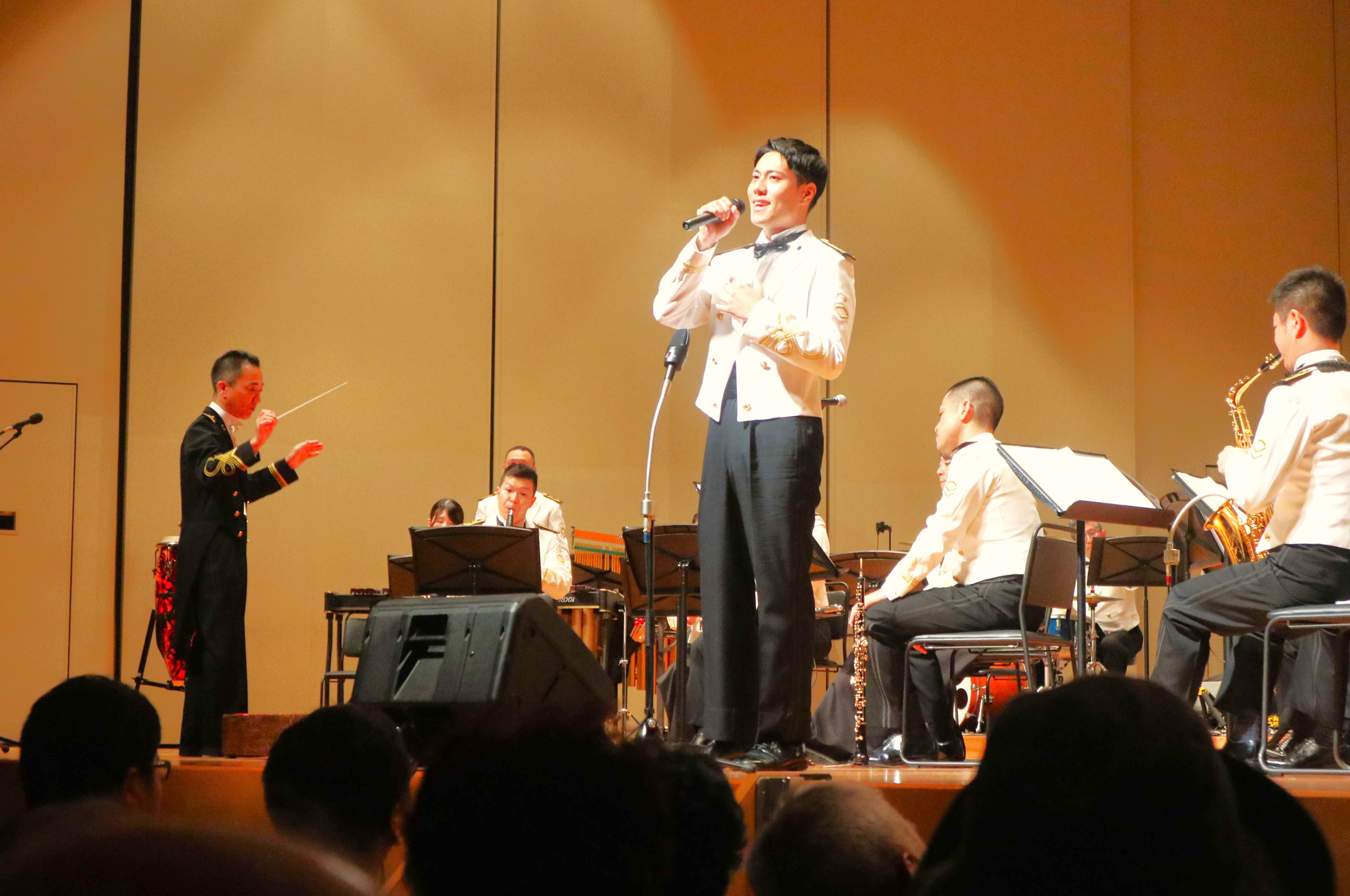 海上自衛隊舞鶴音楽隊が文化交流センター20周年記念コンサートを開催