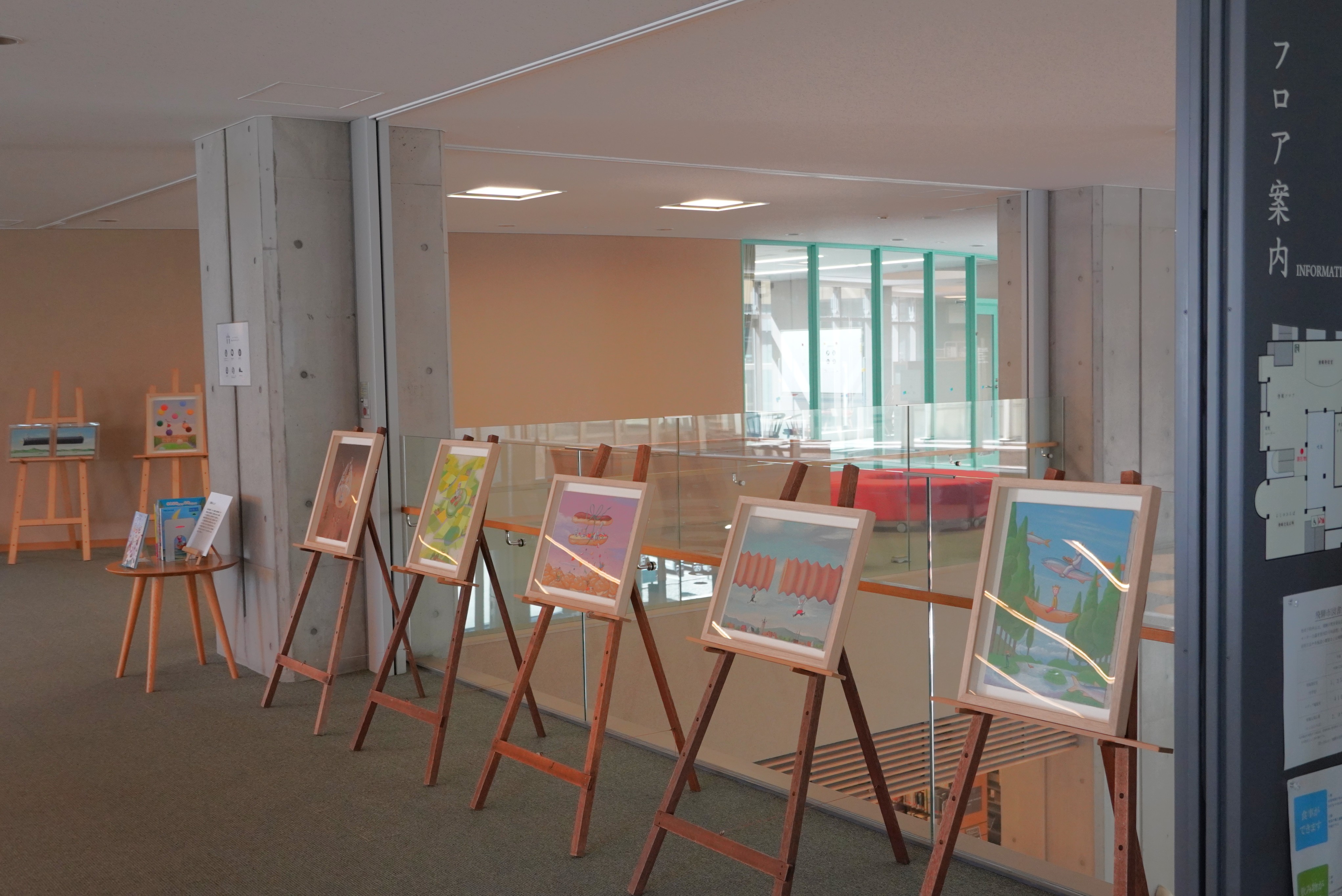 飛騨市まるごと伊藤正道原画展が開催され市内4箇所で絵本の原画が展示されています