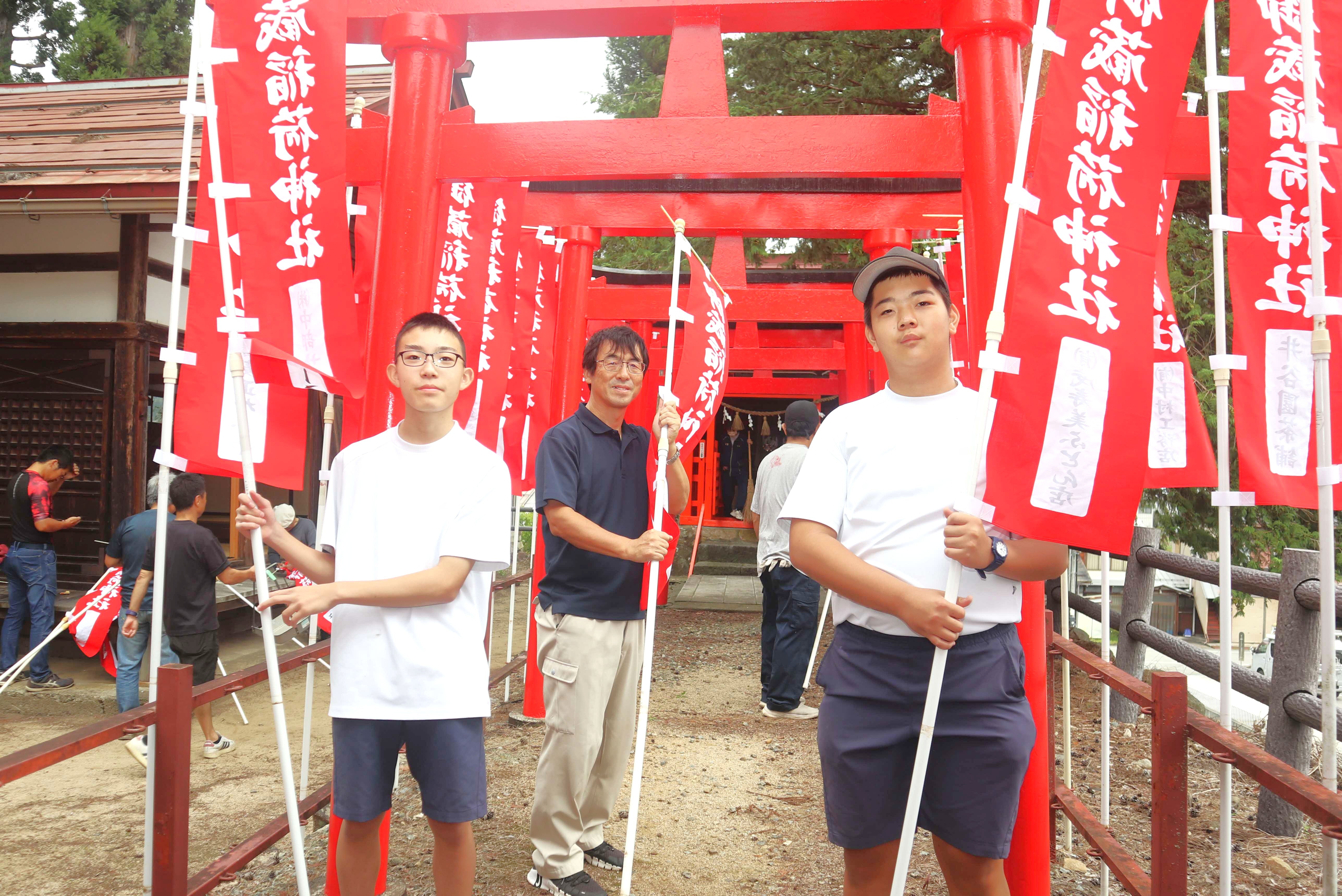 例祭を前に御蔵稲荷神社を美しく！