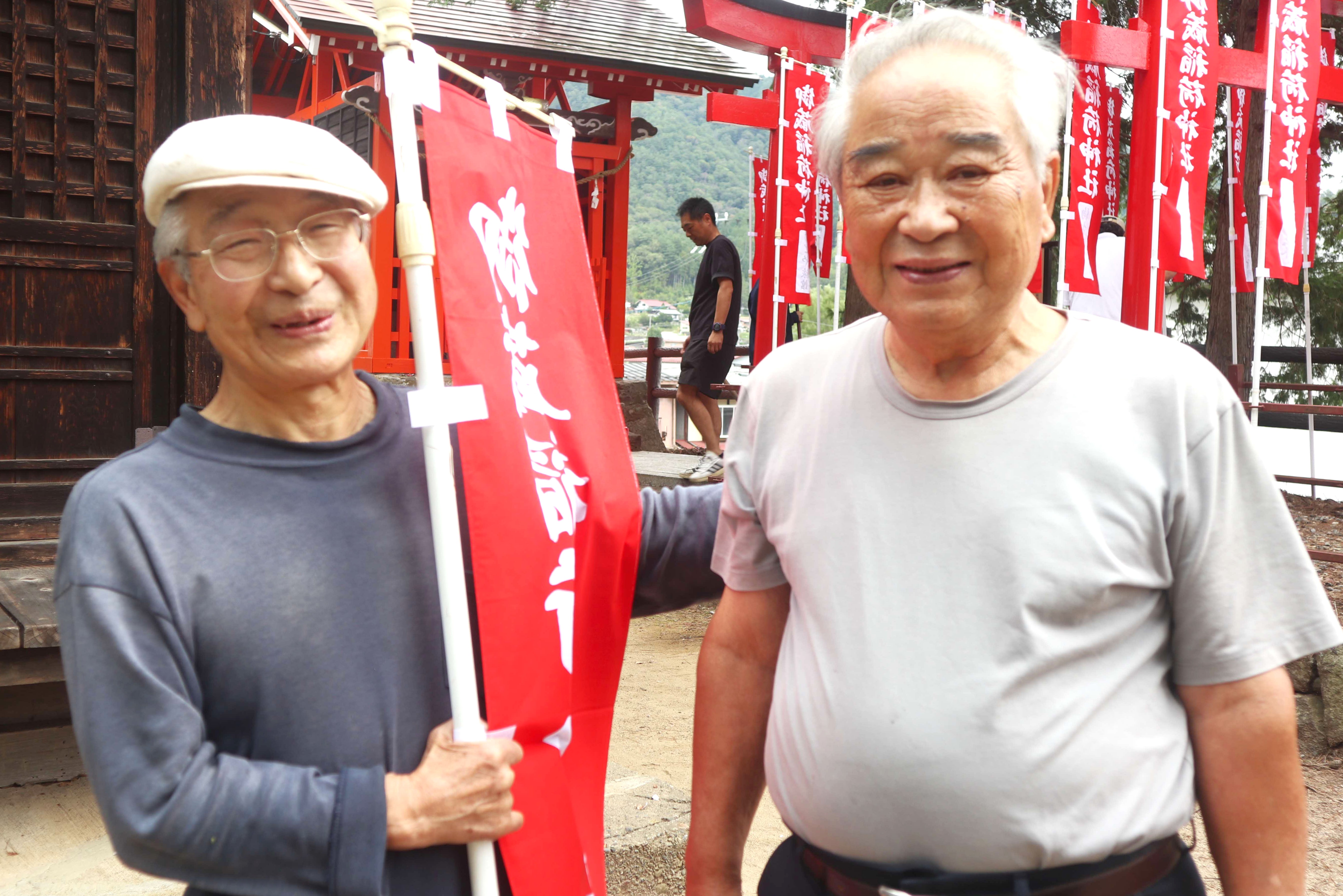 例祭を前に御蔵稲荷神社を美しく！