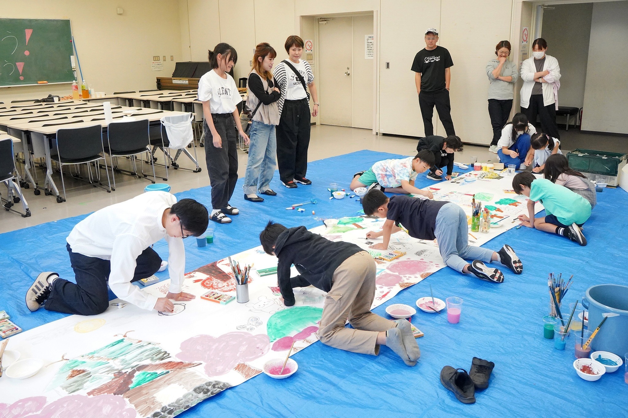 神岡中3年生の有志4人が「神岡を描く」講座を開催