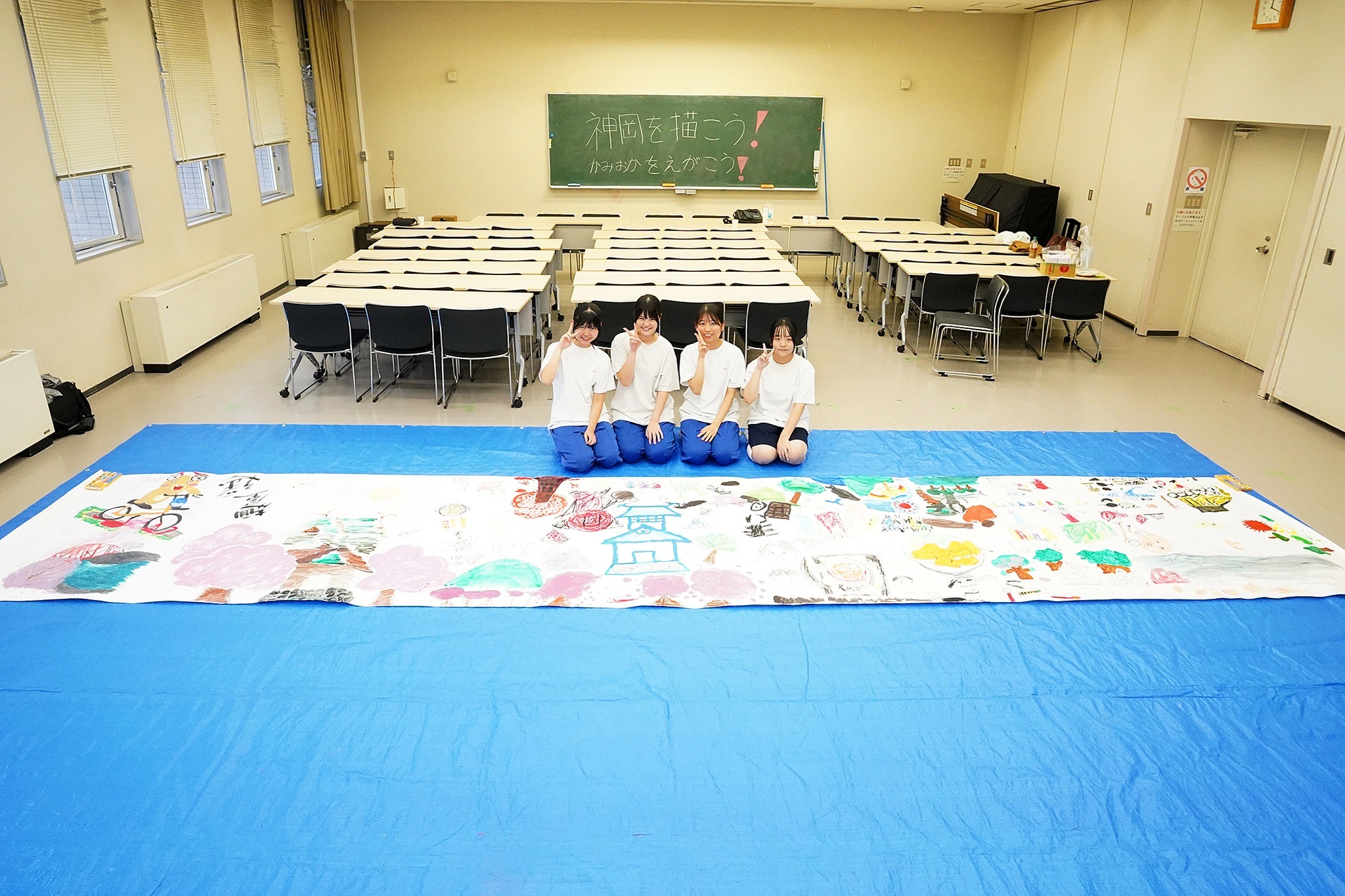 神岡中3年生の有志4人が「神岡を描く」講座を開催